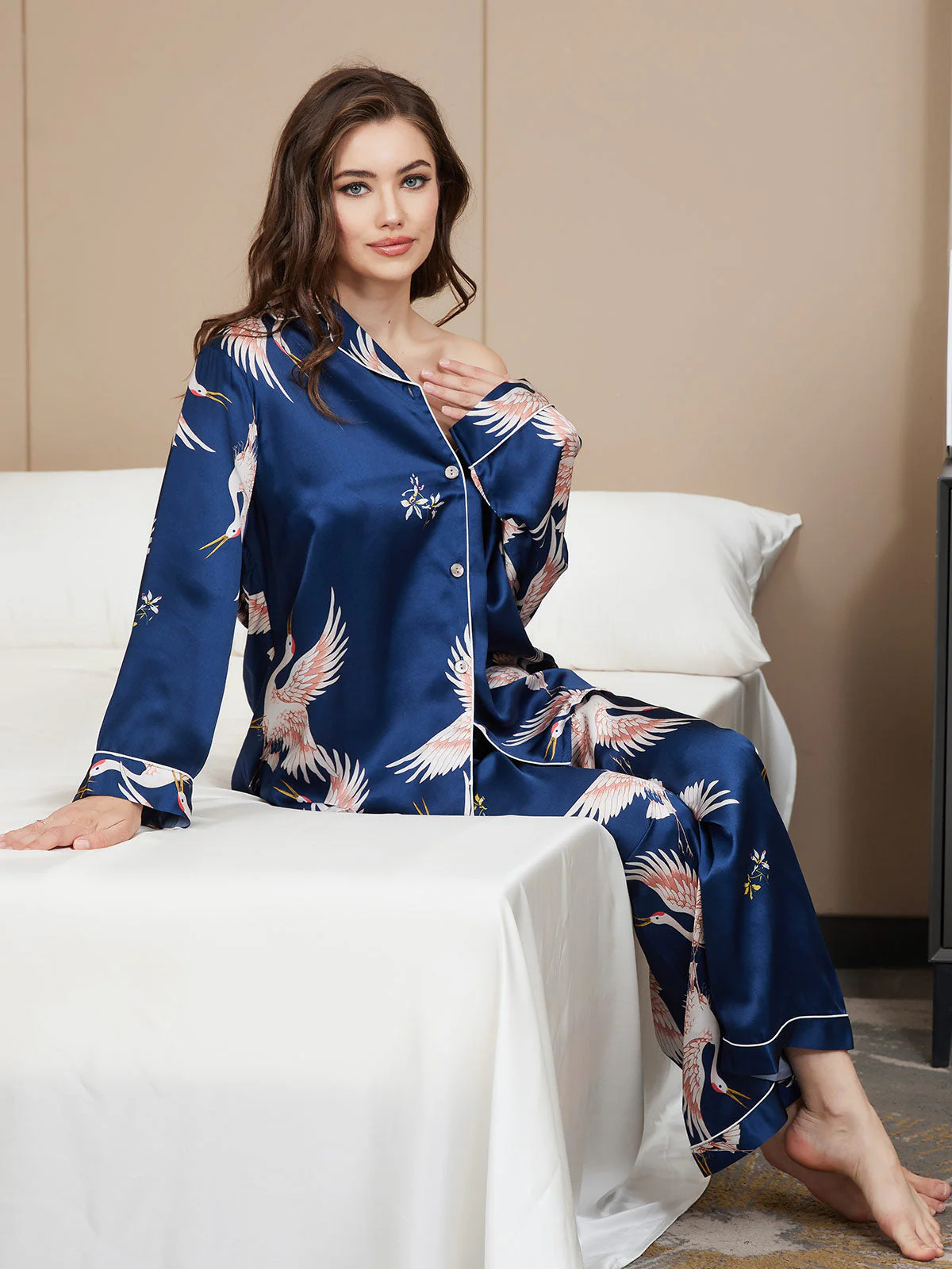 19Momme Women's Pure Silk Crane Print Long Sleeve Pajamas Set - Image 6
