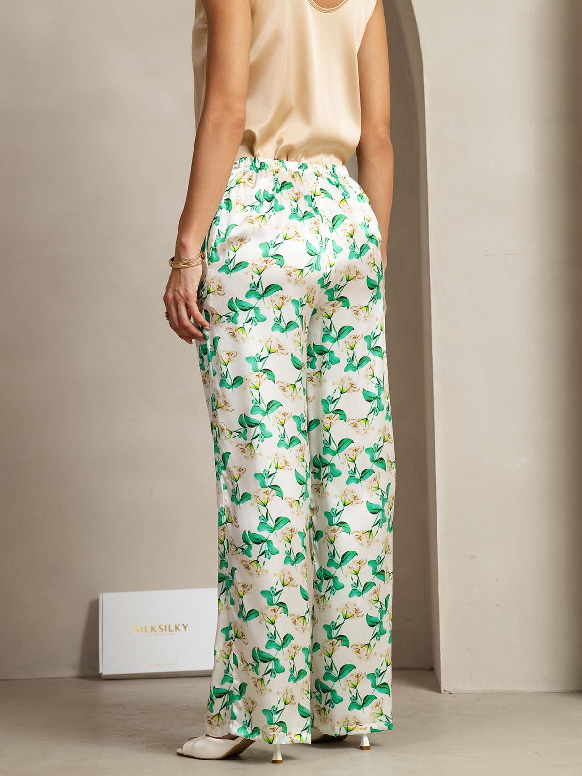 19Momme Silk Green Floral Print Wide Leg Women's Pants With Side Pockets Design - Image 2