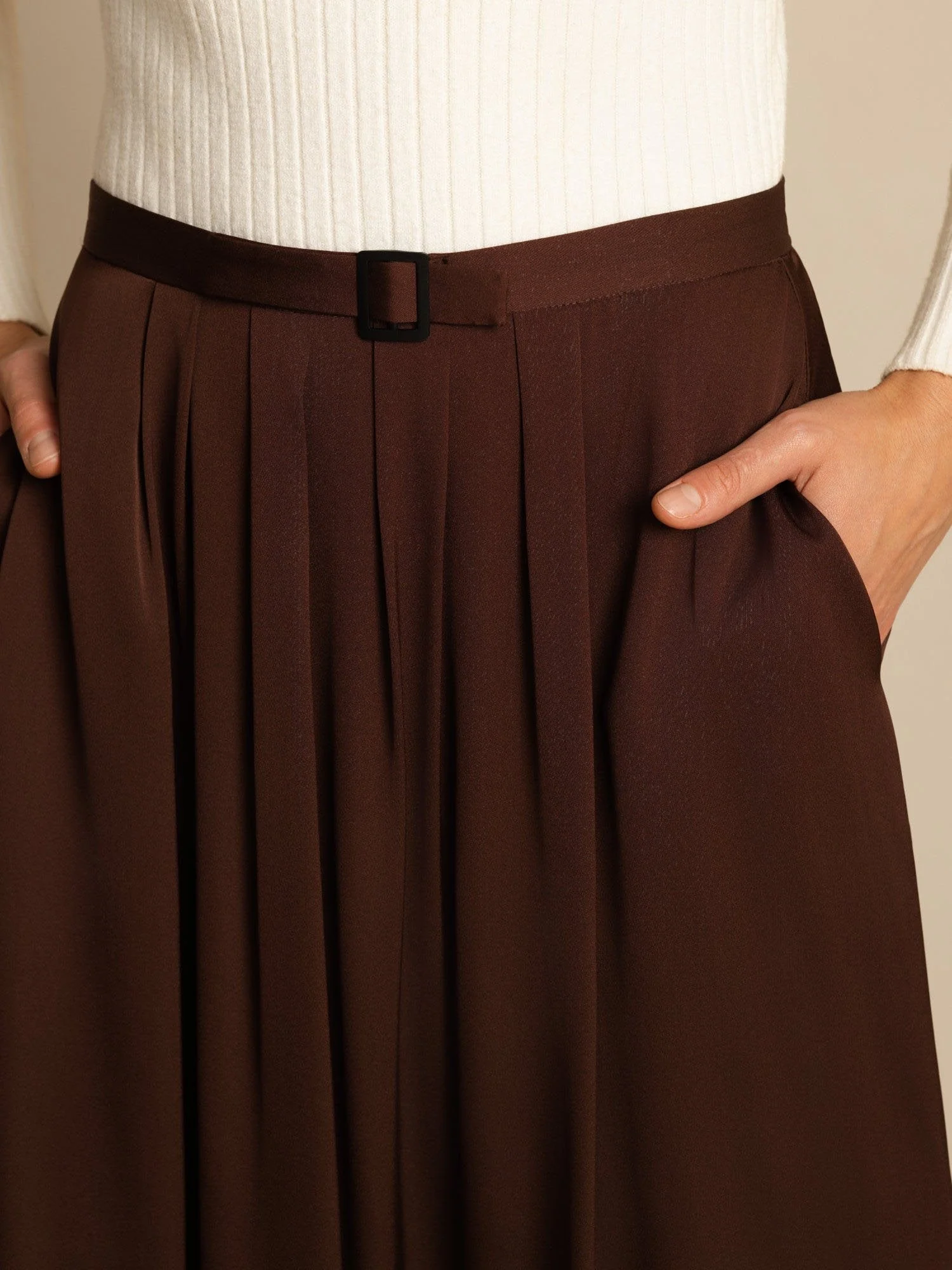 19Momme Silk High Waist A-Line Pleated Midi Skirt with Pockets - Image 15
