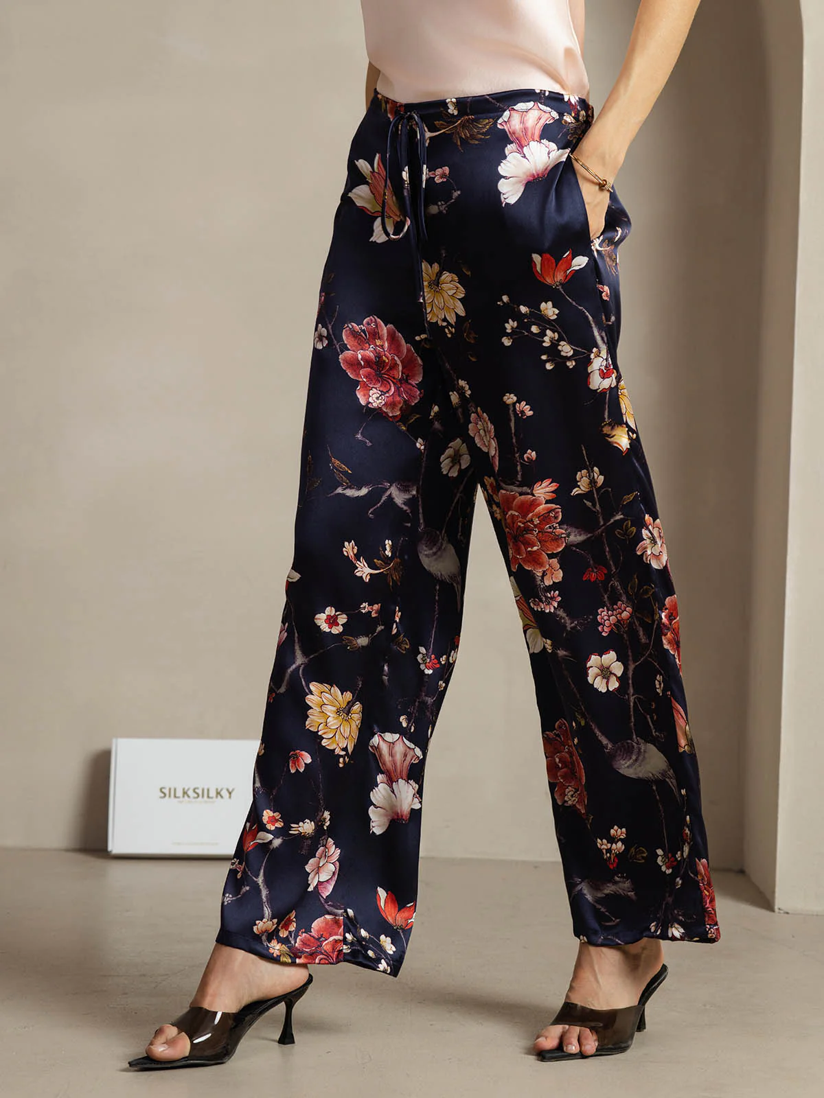 19Momme Silk Navy Floral Print Wide Leg Women's Pants With Side Pockets Design - Image 3