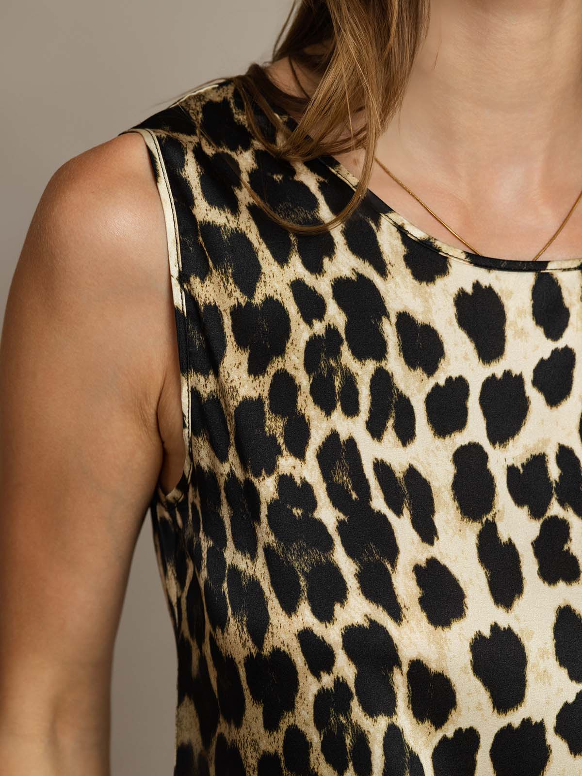 Clearance - 19Momme Women's Silk Leopard Print Sleeveless Round Neck Tank Top - Image 5