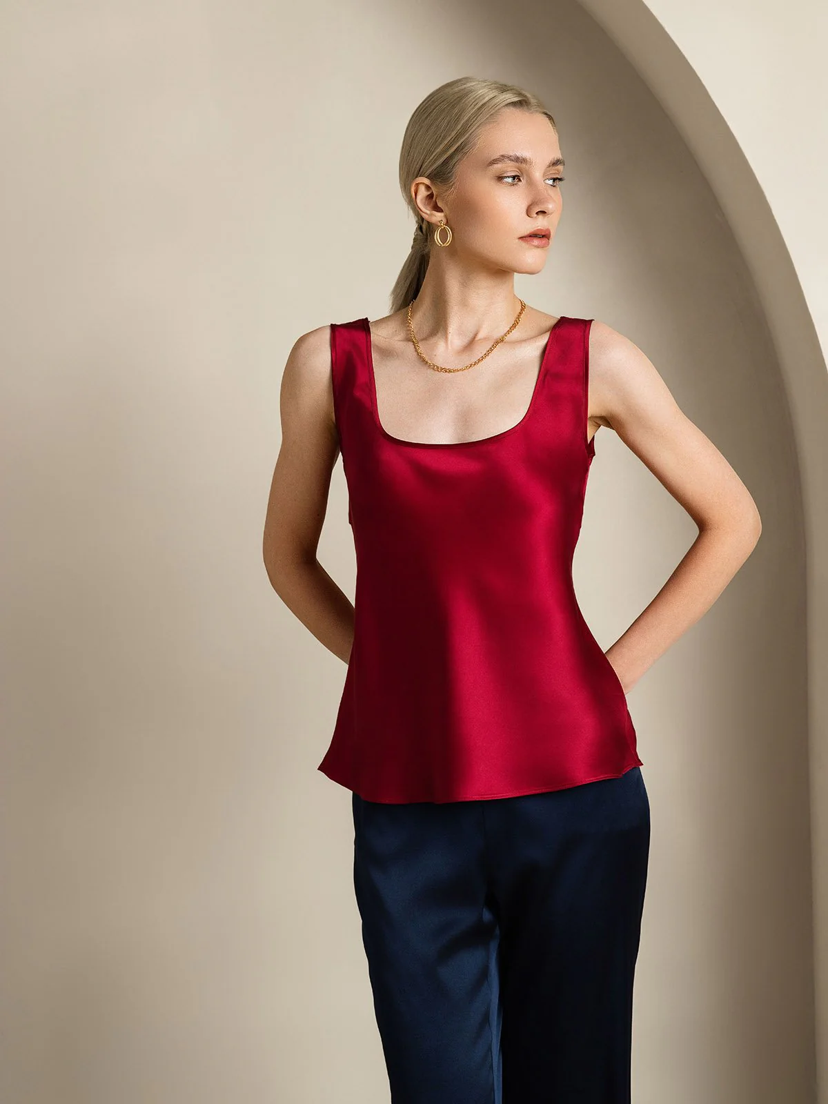 19Momme Silk Sleeveless U Neck Women's Tank Top - Image 25