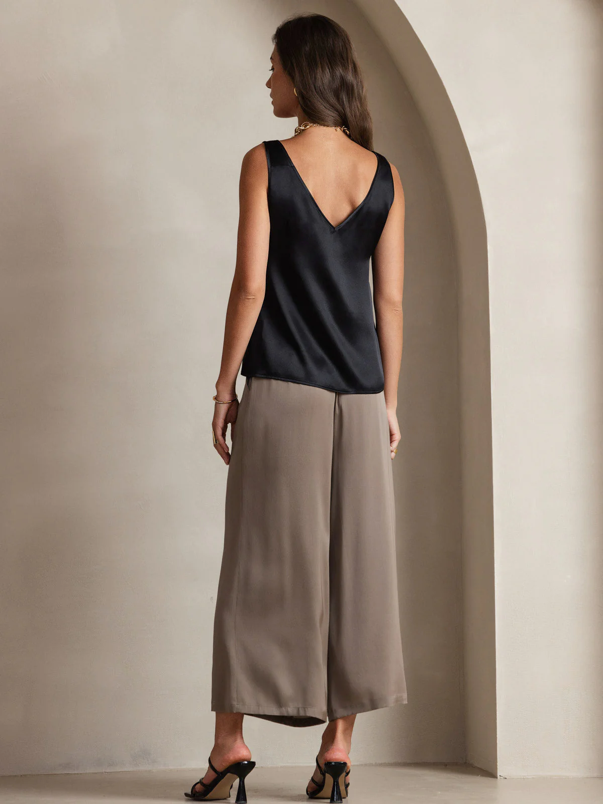 19Momme Silk Sleeveless V Neck Women's Tank Top with V Back Design - Image 48