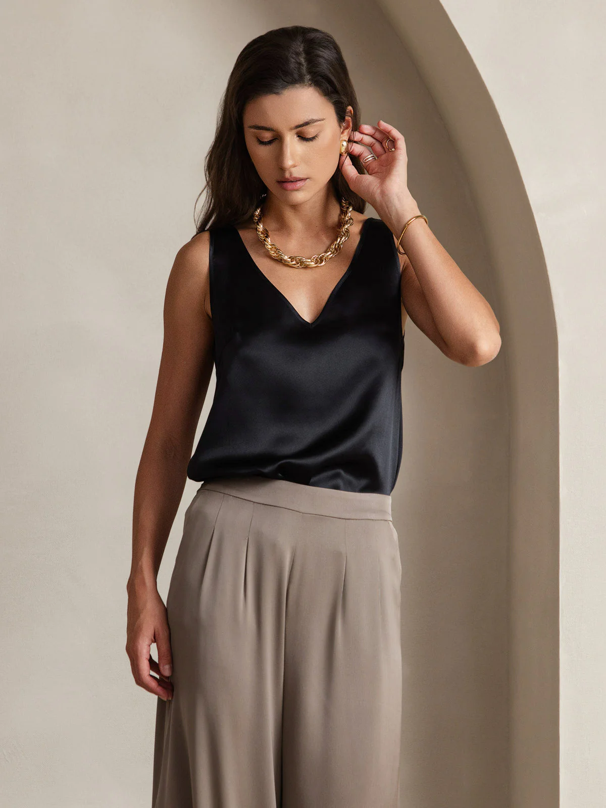 19Momme Silk Sleeveless V Neck Women's Tank Top with V Back Design - Image 49