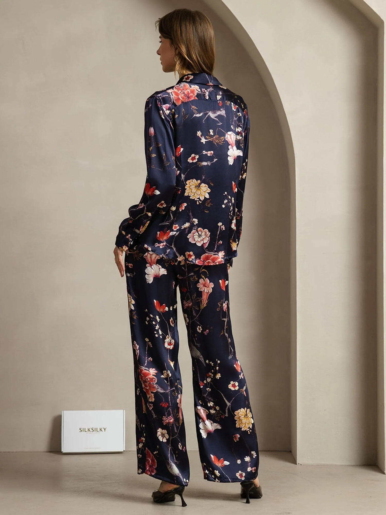 19Momme Women's Silk Navy Floral Print Button-Up Shirt & Wide-Leg Pants Set - Image 2