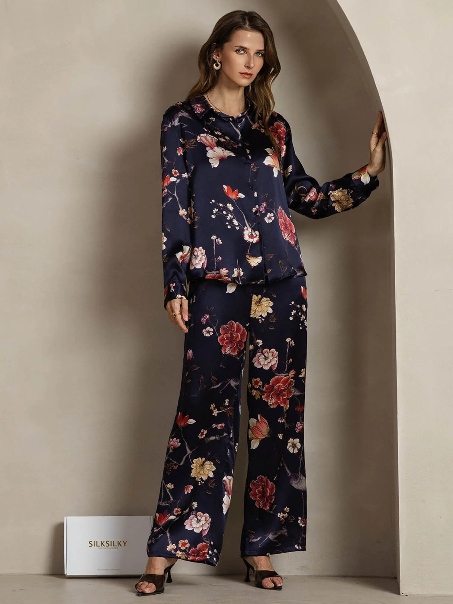 19Momme Women's Silk Navy Floral Print Button-Up Shirt & Wide-Leg Pants Set - Image 3