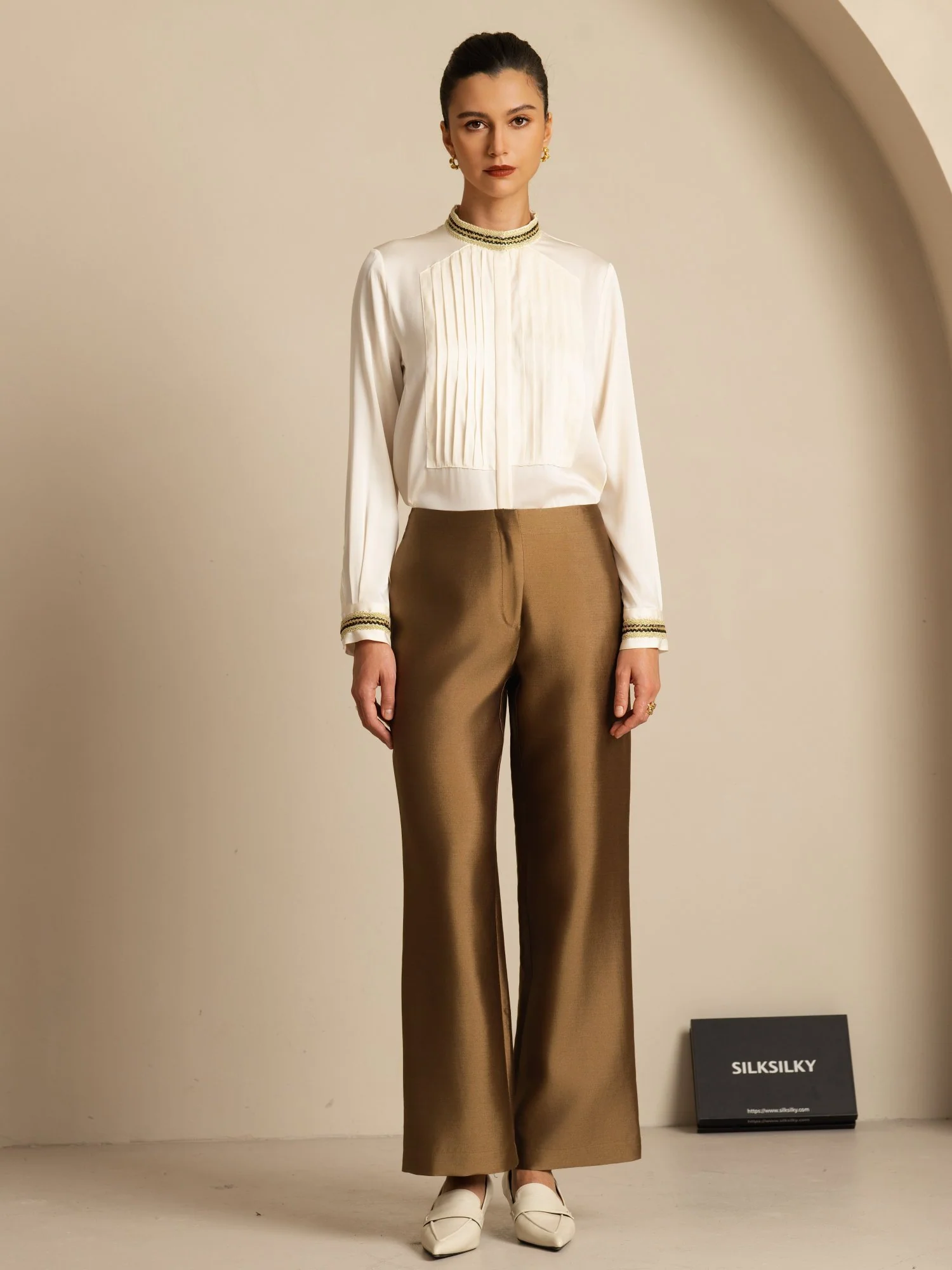 19Momme Silk Women's Pleated Stand Collar Blouse - Image 7