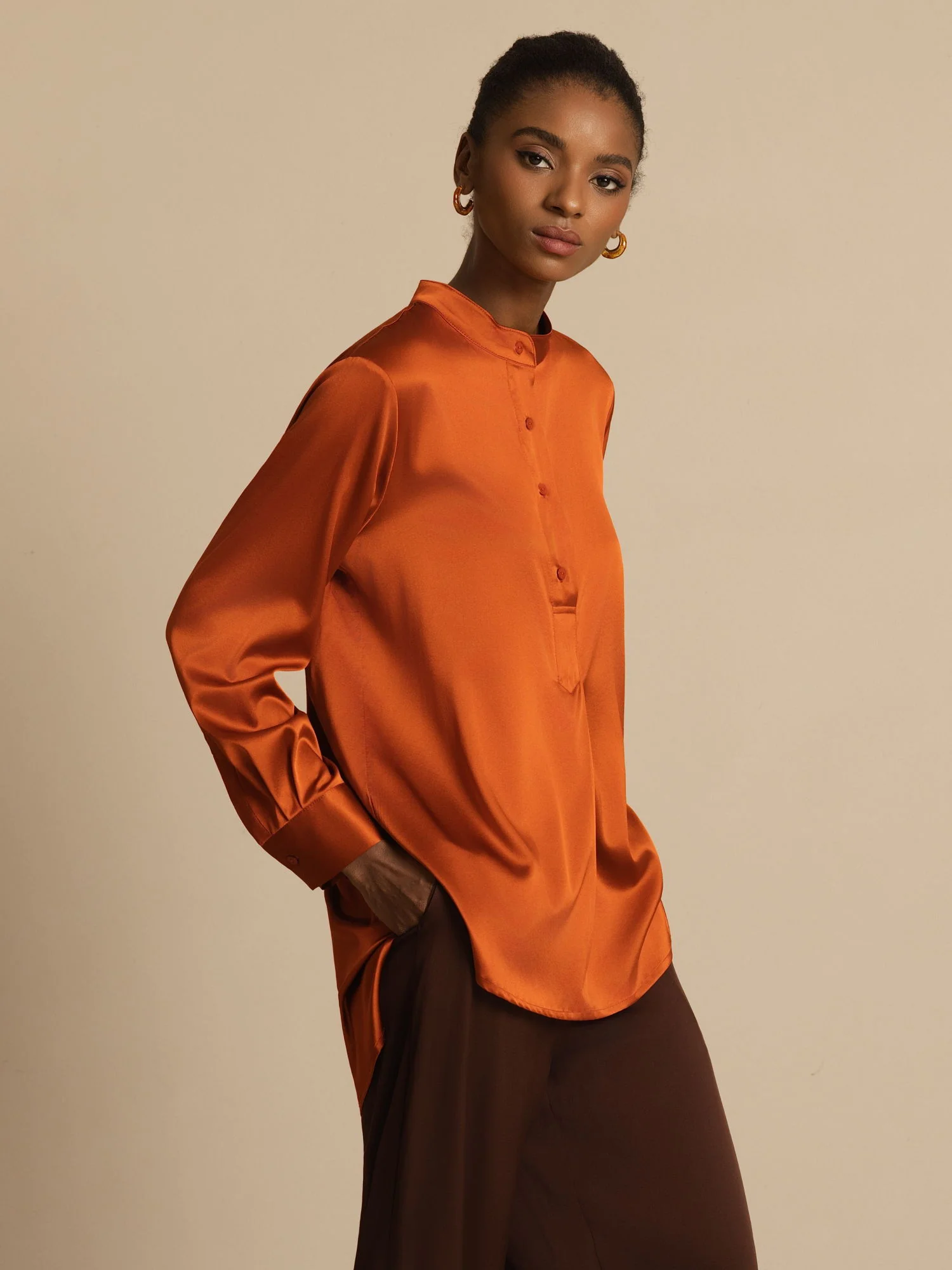 19Momme Silk Women’s  Stand Collar High-Low Blouse With Button Detail - Image 11