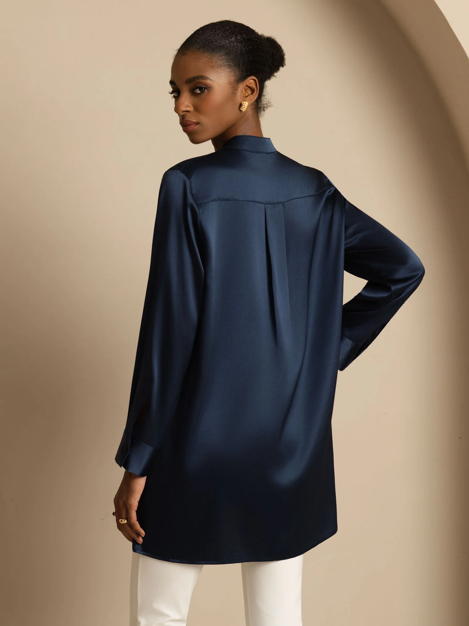 19Momme Silk Women’s  Stand Collar High-Low Blouse With Button Detail - Image 2