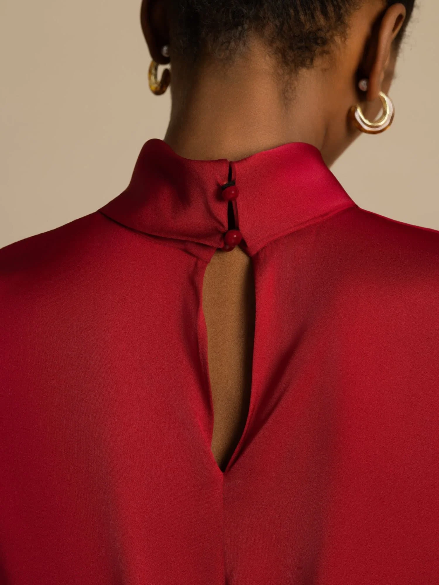 19Momme Silk Women's Turtle Neck Long Sleeve Top - Image 4