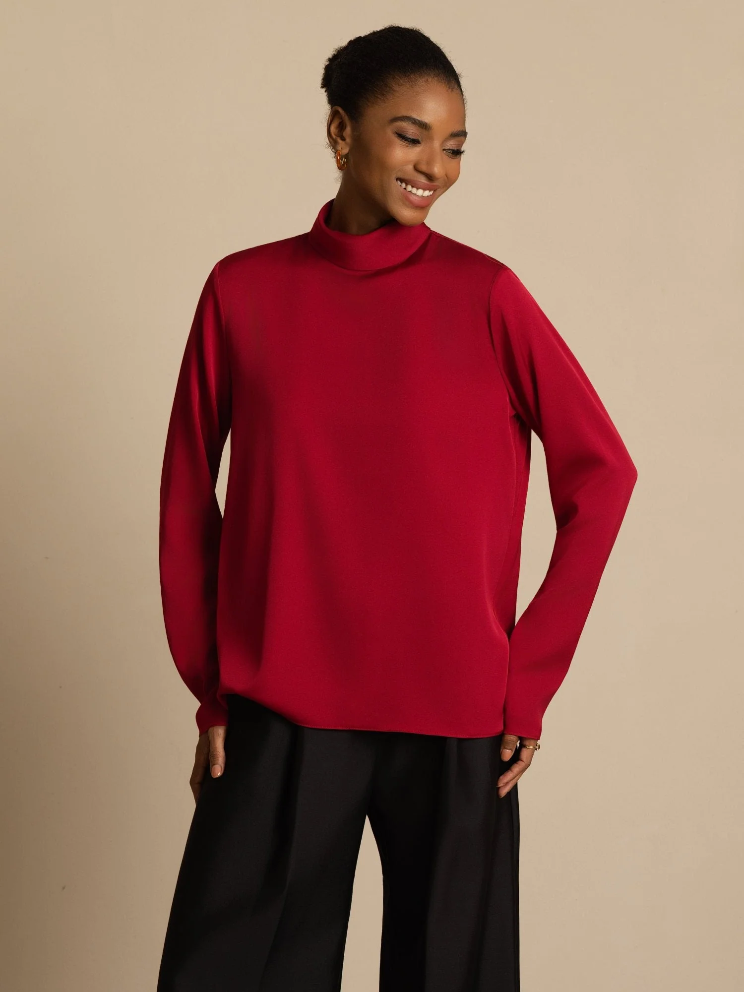 19Momme Silk Women's Turtle Neck Long Sleeve Top - Image 5