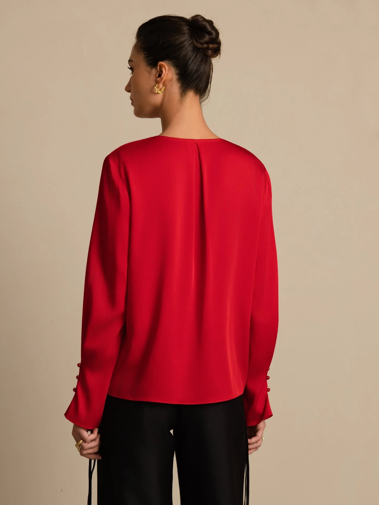 19Momme Silk Women's V Neck Long Sleeve Blouse With 3D Rose Detail - Image 18