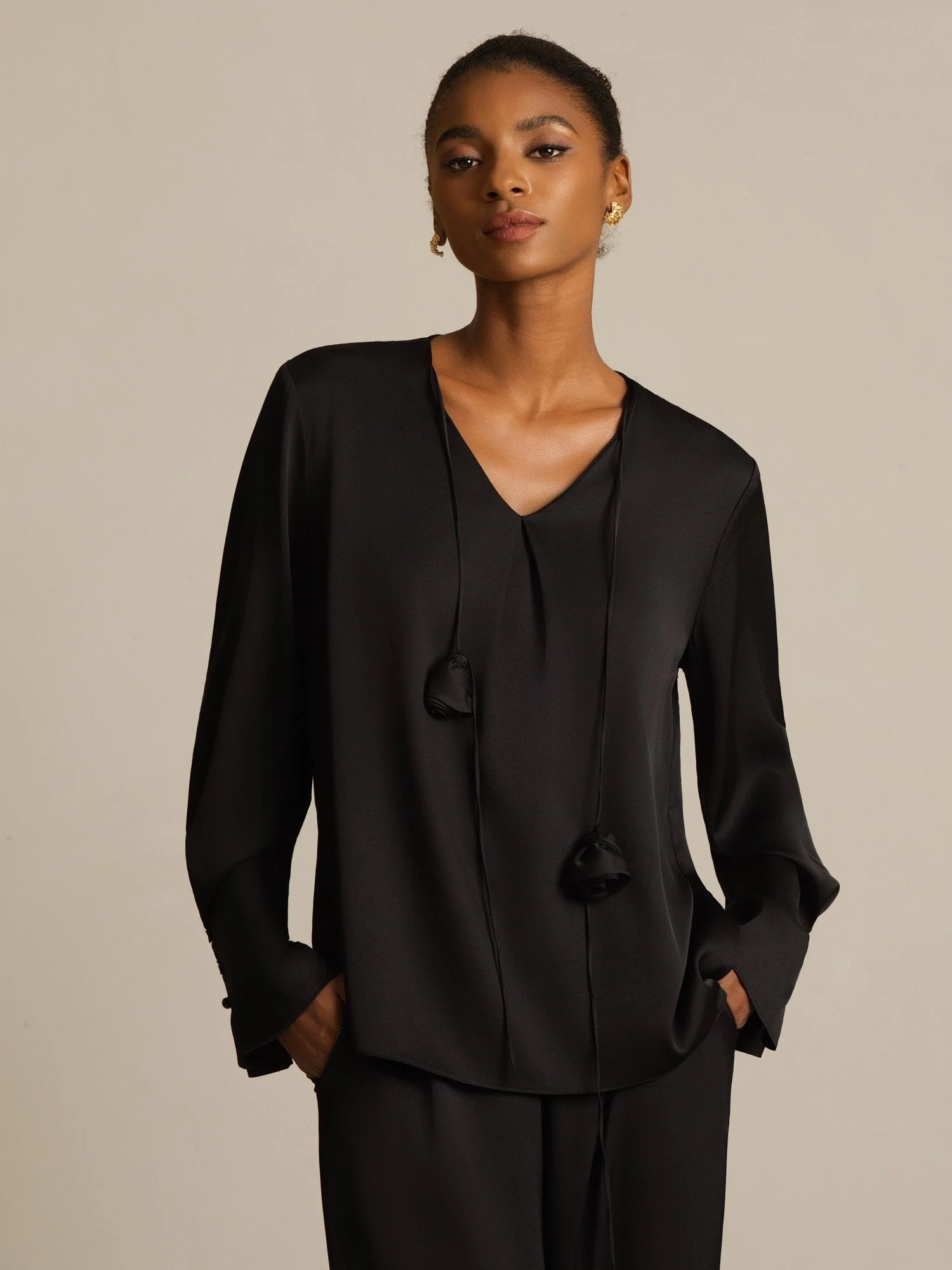 19Momme Silk Women's V Neck Long Sleeve Blouse With 3D Rose Detail - Image 9