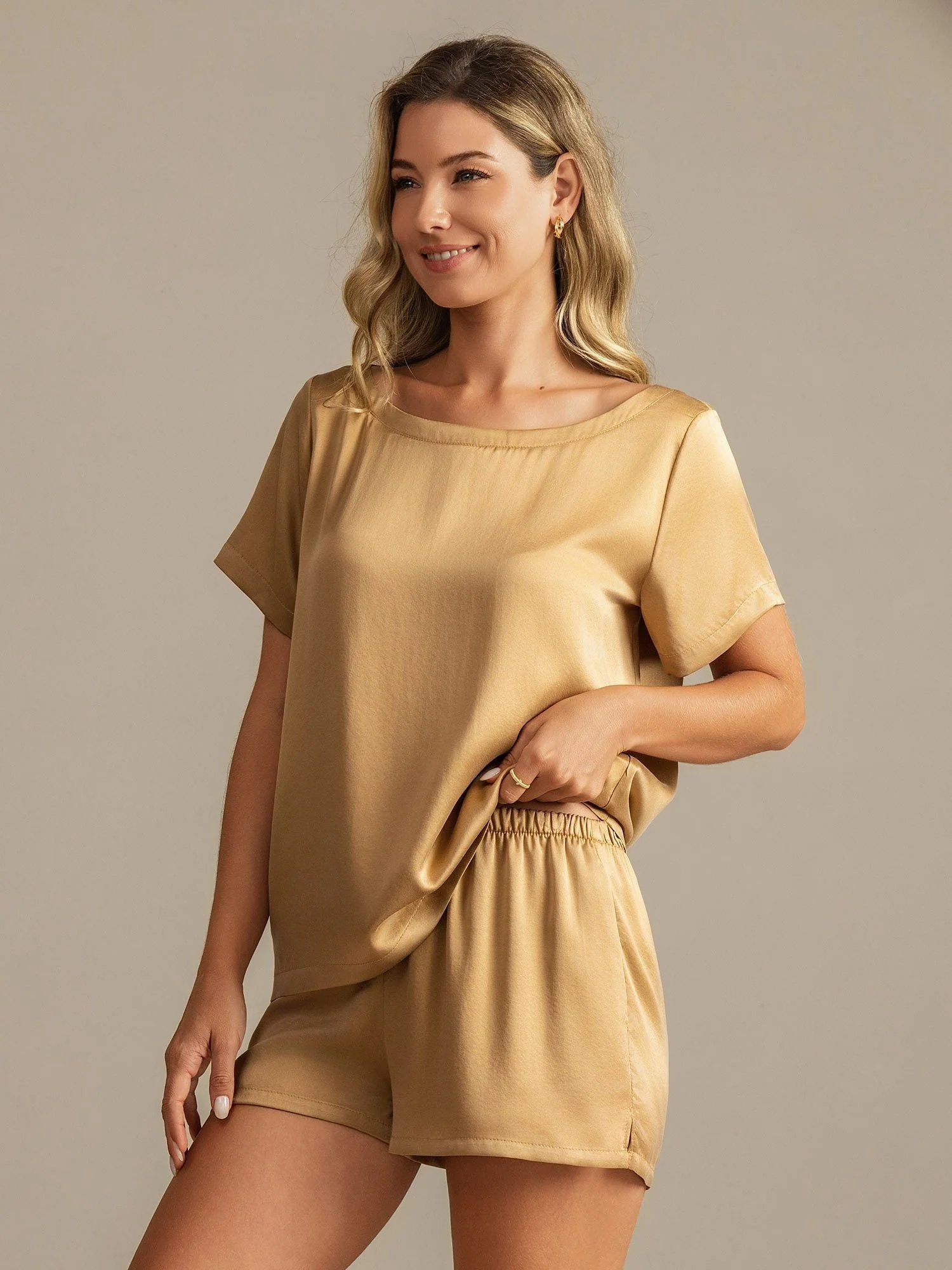 19Momme Women's Silk Short Sleeve Round Collar Pajamas Set with Side Pocket Design - Image 13