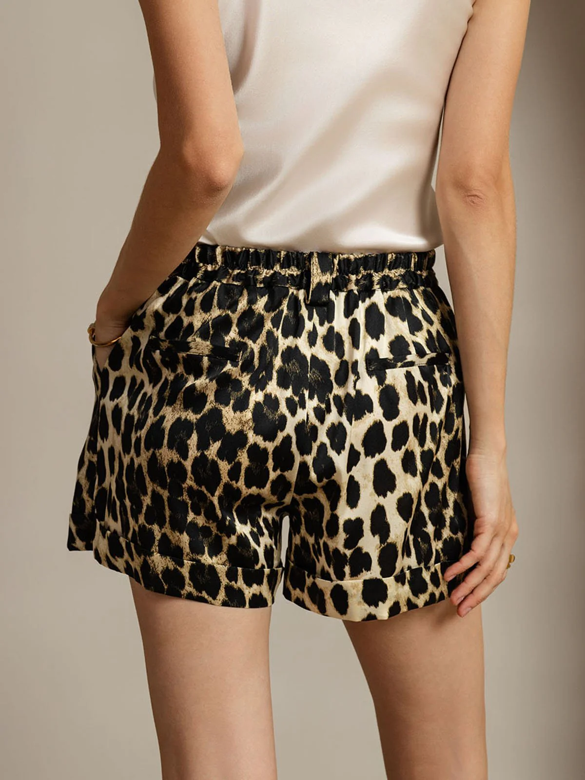 19Momme Women's Silk Leopard Print Cuffed Shorts With Side Pockets Design - Image 2