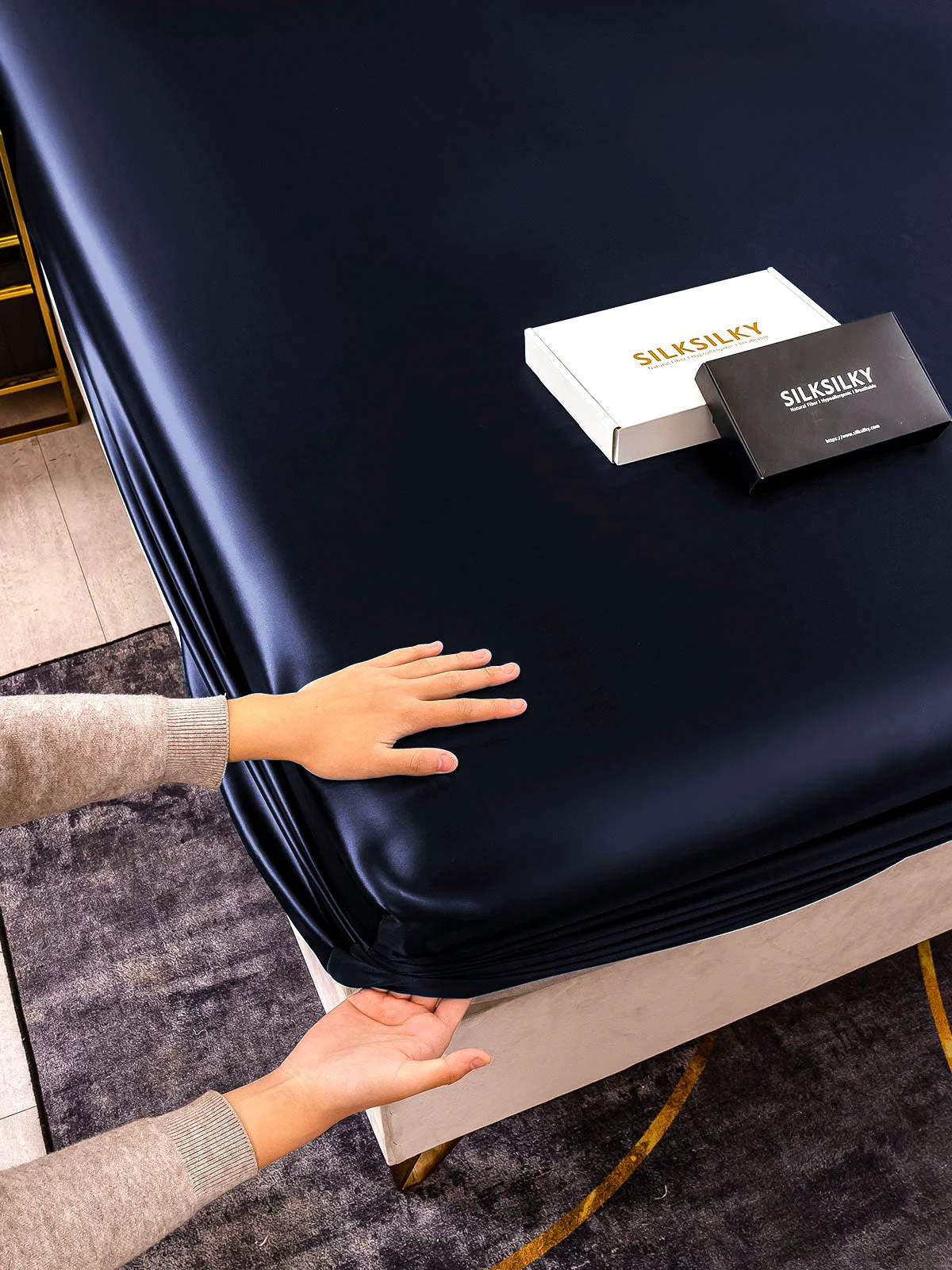 25Momme Mulberry Silk Seamless Fitted Sheet - Image 10