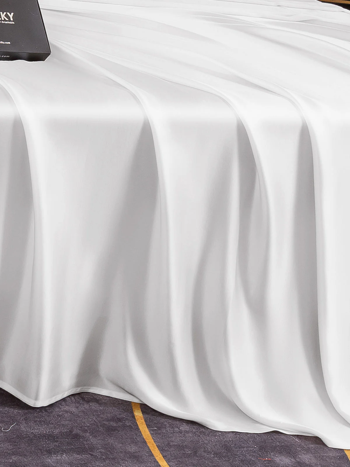 25Momme Mulberry Silk Seamless Flat Sheet - Image 9