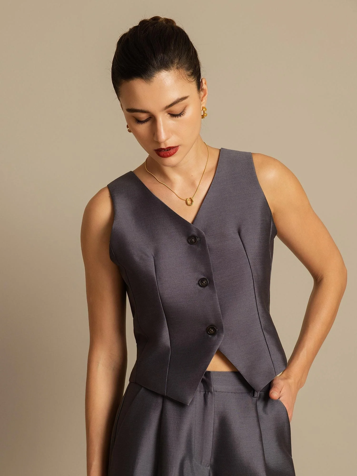 Clearance - 32Momme Silk-Wool Blend Women's V Neck Vest with Button Design - Image 7