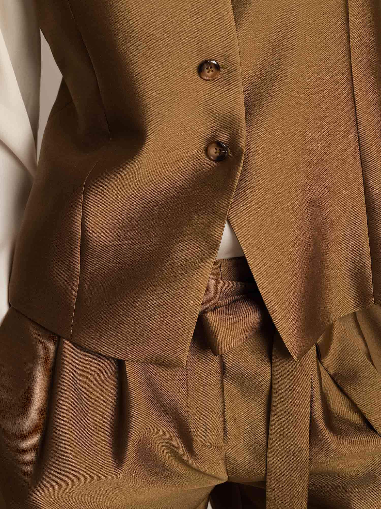 Clearance - 32Momme Silk-Wool Blend Women's Vest with Button Design - Image 5