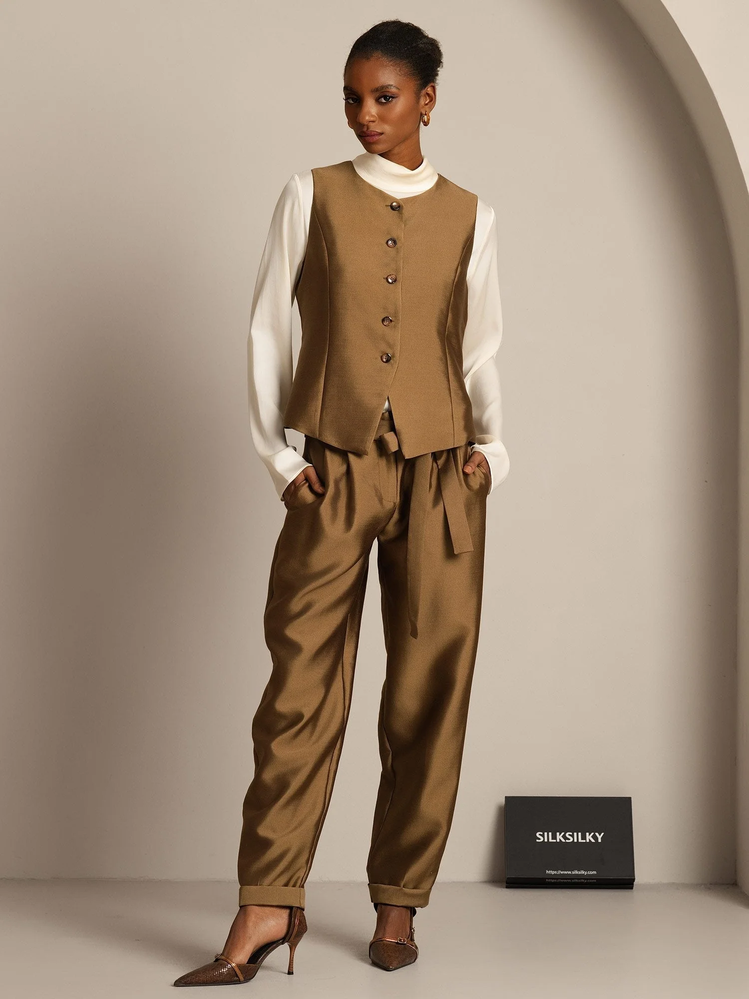 Clearance - 32Momme Silk-Wool Blend Women's Vest with Button Design - Image 6