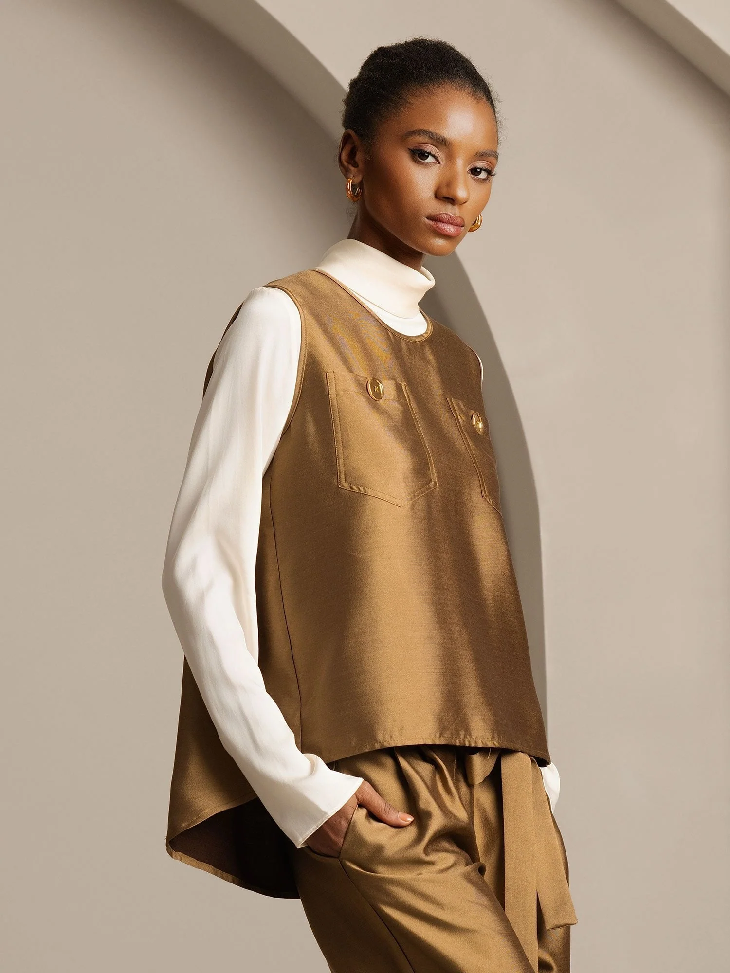 Clearance - 32Momme Silk-Wool Blend Women's Vest with Button Pocket Design - Image 3