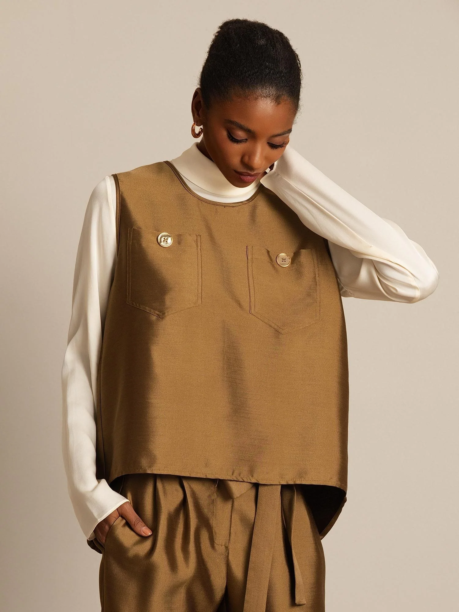 Clearance - 32Momme Silk-Wool Blend Women's Vest with Button Pocket Design - Image 6