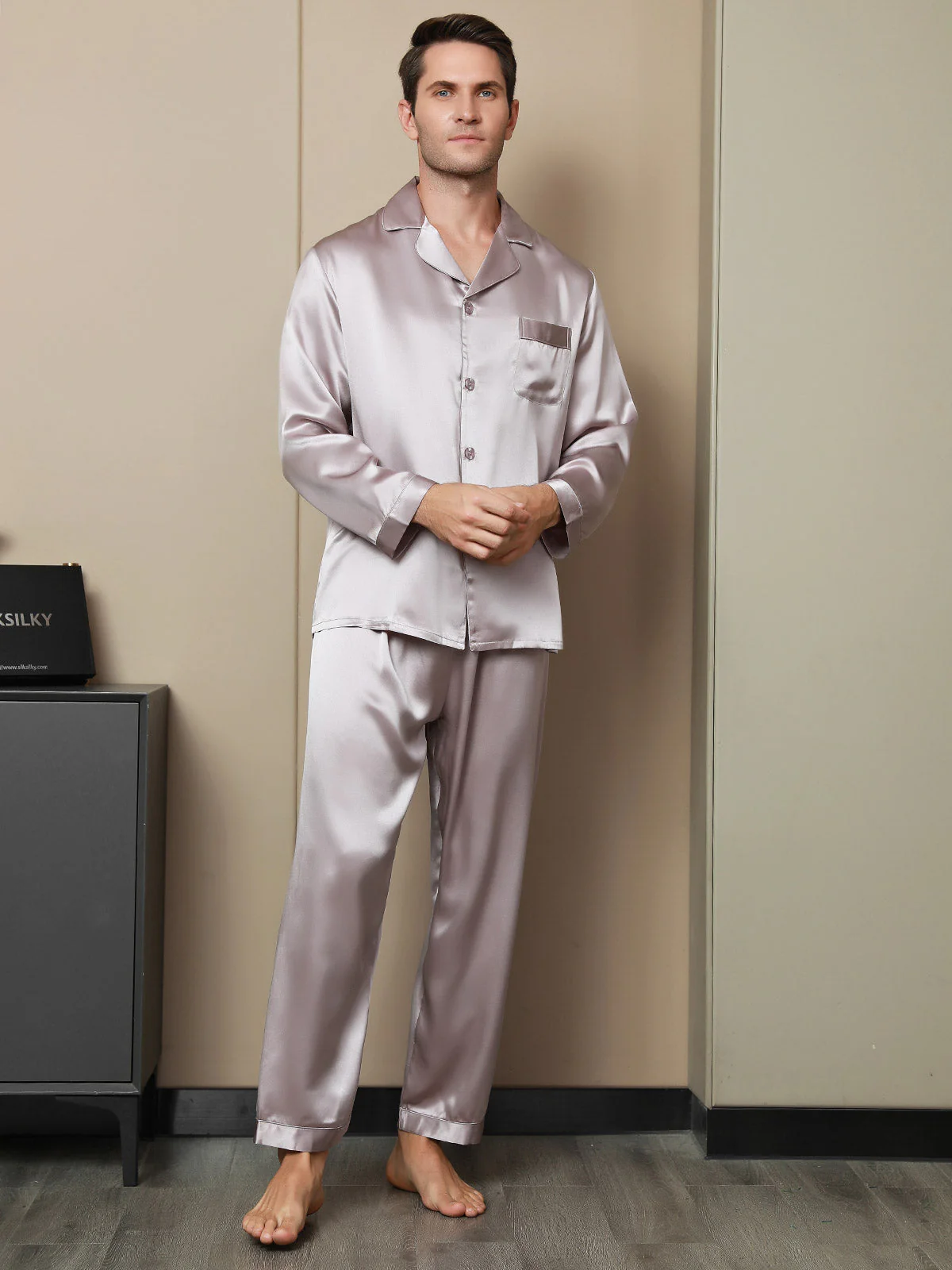 Pure Silk Long Sleeve Notch Collar Men's Pajamas Set with Button Up Design - Image 29