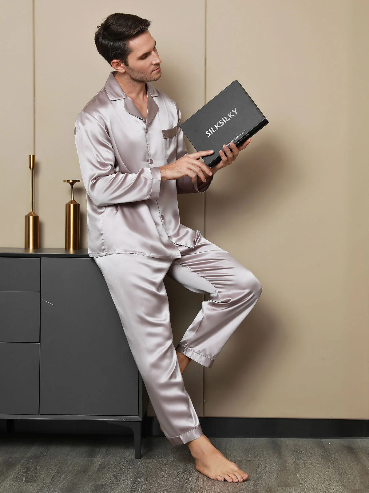 Pure Silk Long Sleeve Notch Collar Men's Pajamas Set with Button Up Design - Image 30