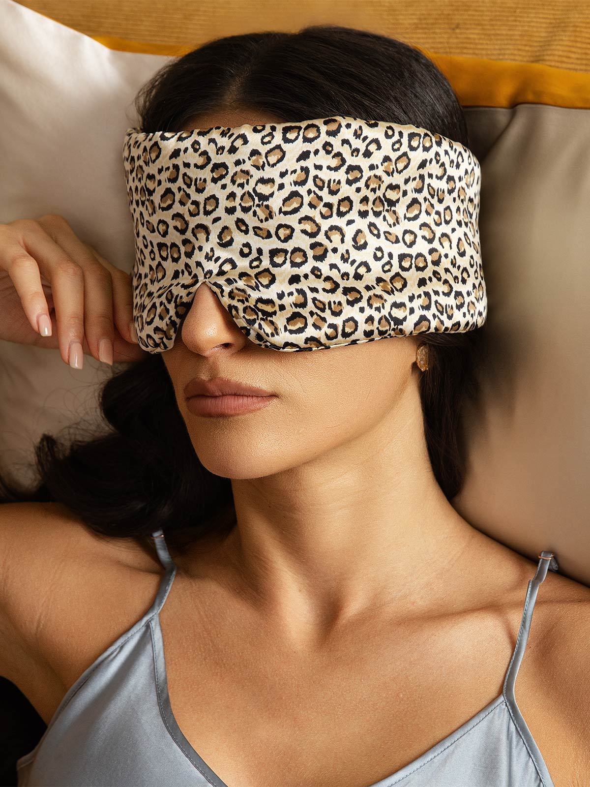 One Piece Silk Sleep Eye Mask With Velcro - Image 8