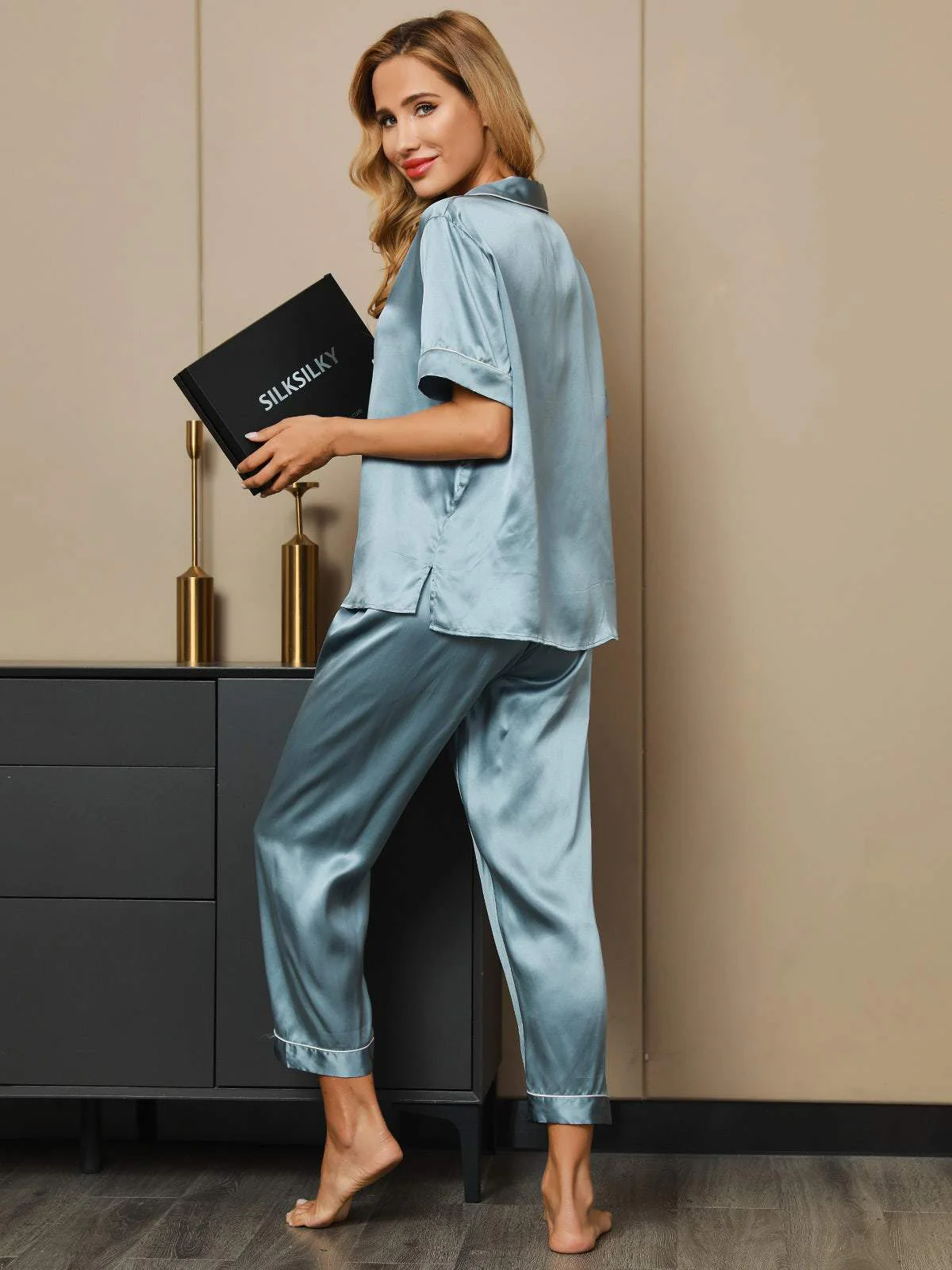 Women's Pure Silk Short Sleeve Pajamas Set - Image 5