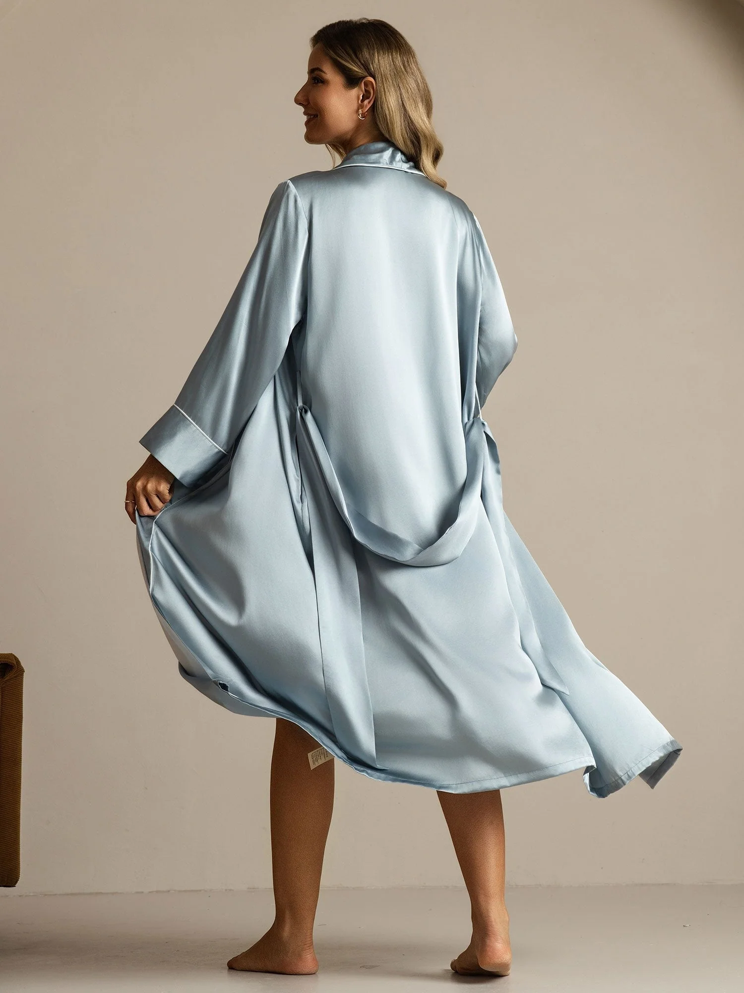 Pure Silk Belted Women's Long Lapel Robe with Pocket Design - Image 2