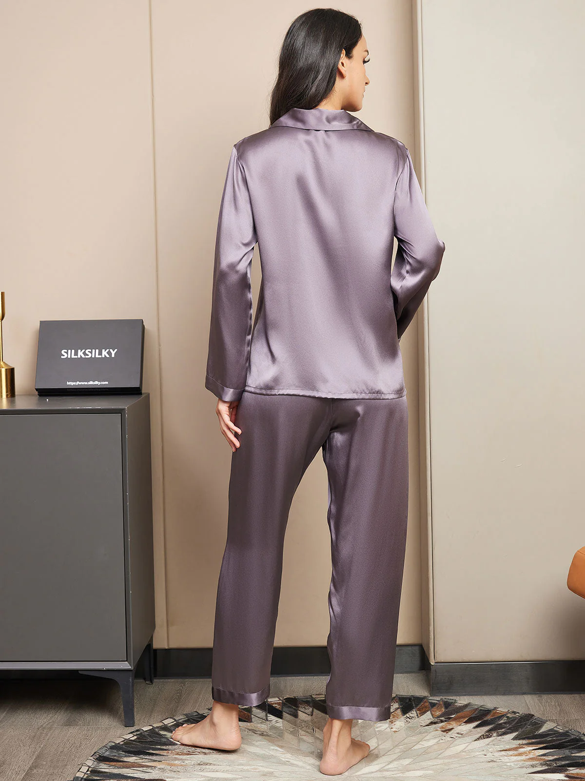 Women's Pure Silk Long Sleeve Pajamas Set - Image 23