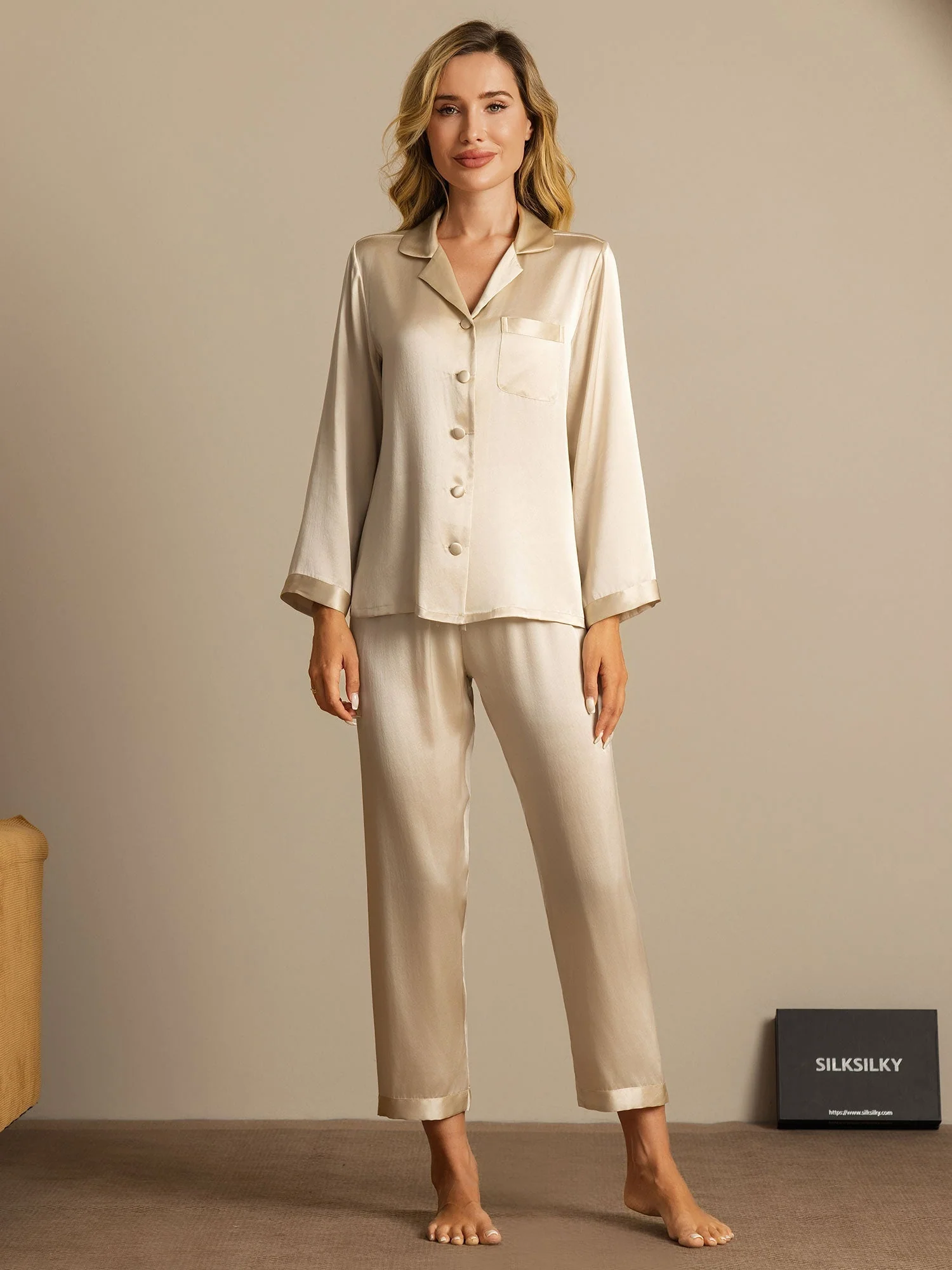 Women's Pure Silk Long Sleeve Pajamas Set - Image 42