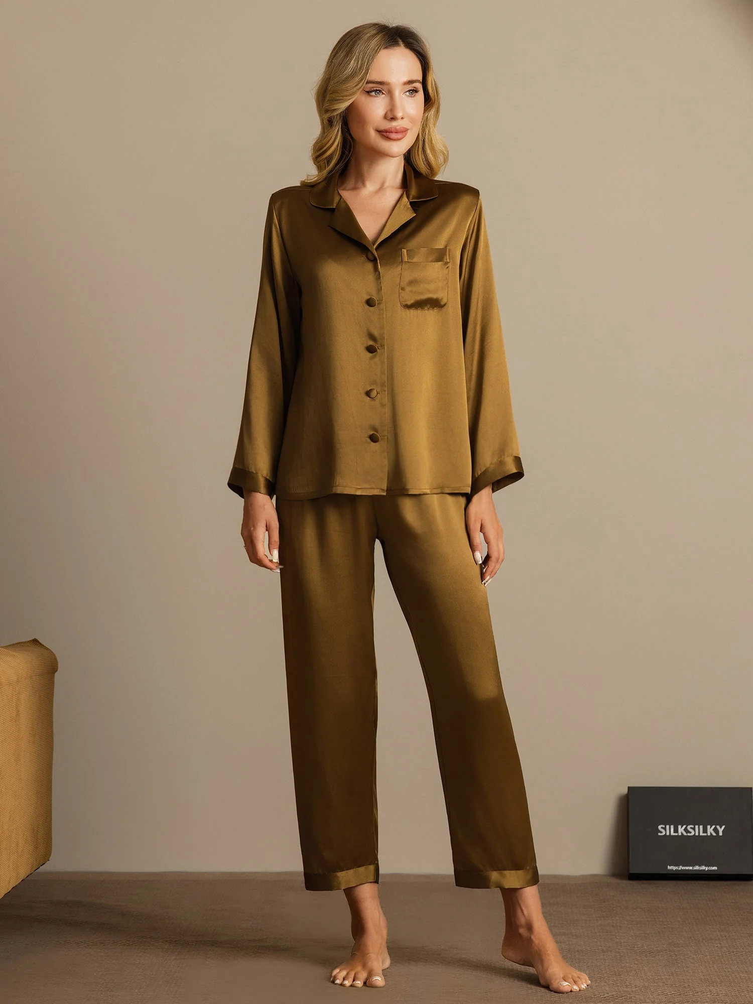 Women's Pure Silk Long Sleeve Pajamas Set - Image 55