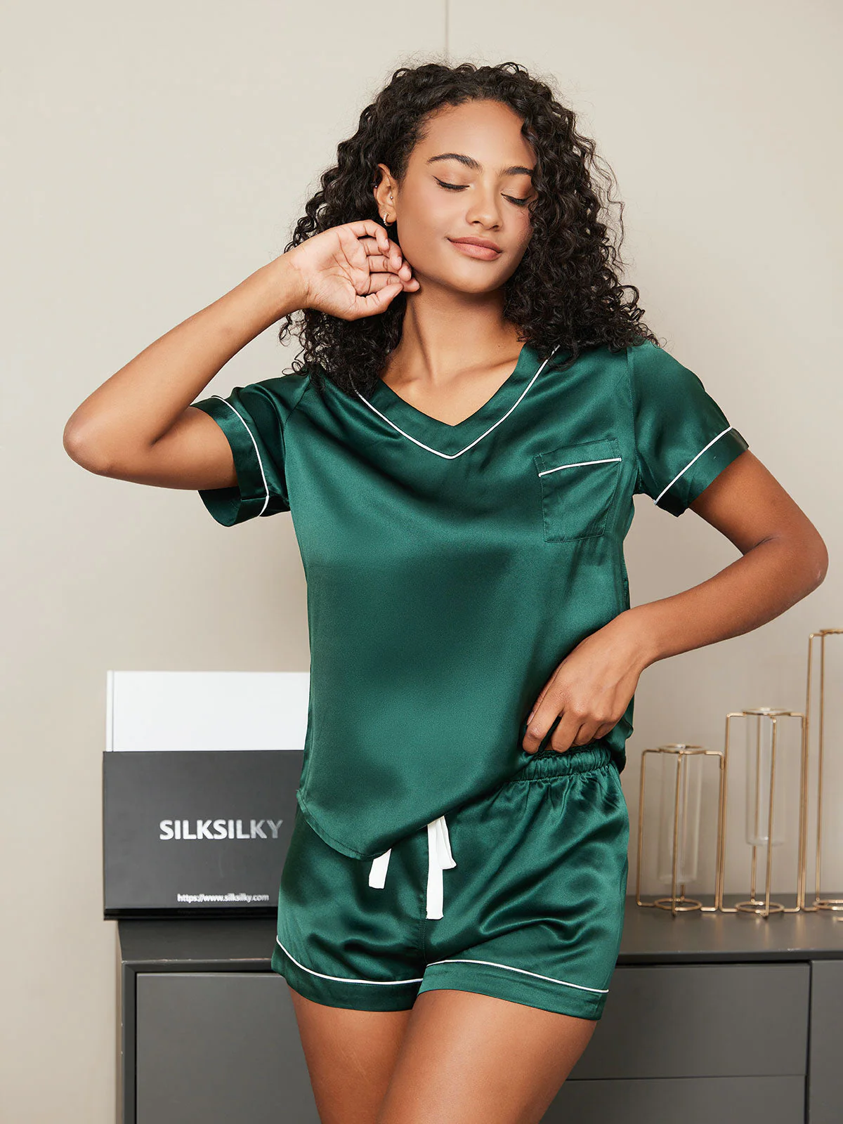 Pure Silk Short Sleeve V-neck Above the Knee Women's Pajamas Set - Image 12