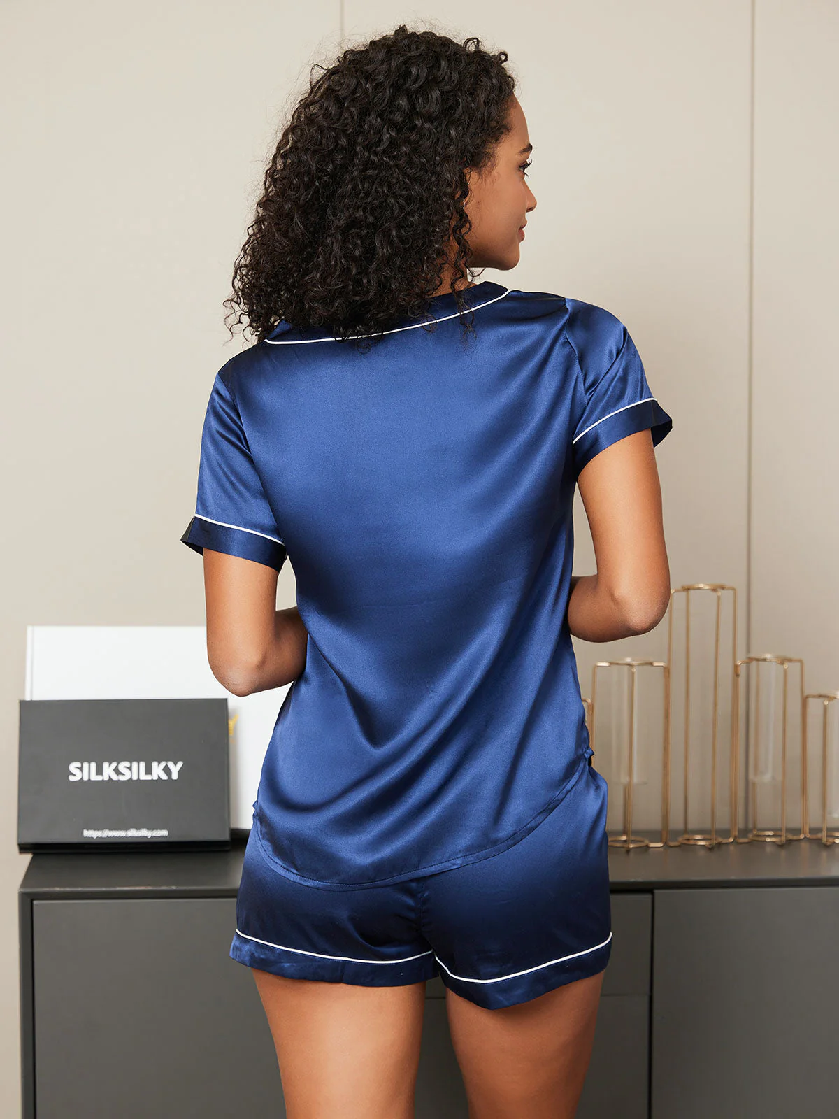 Pure Silk Short Sleeve V-neck Above the Knee Women's Pajamas Set - Image 6