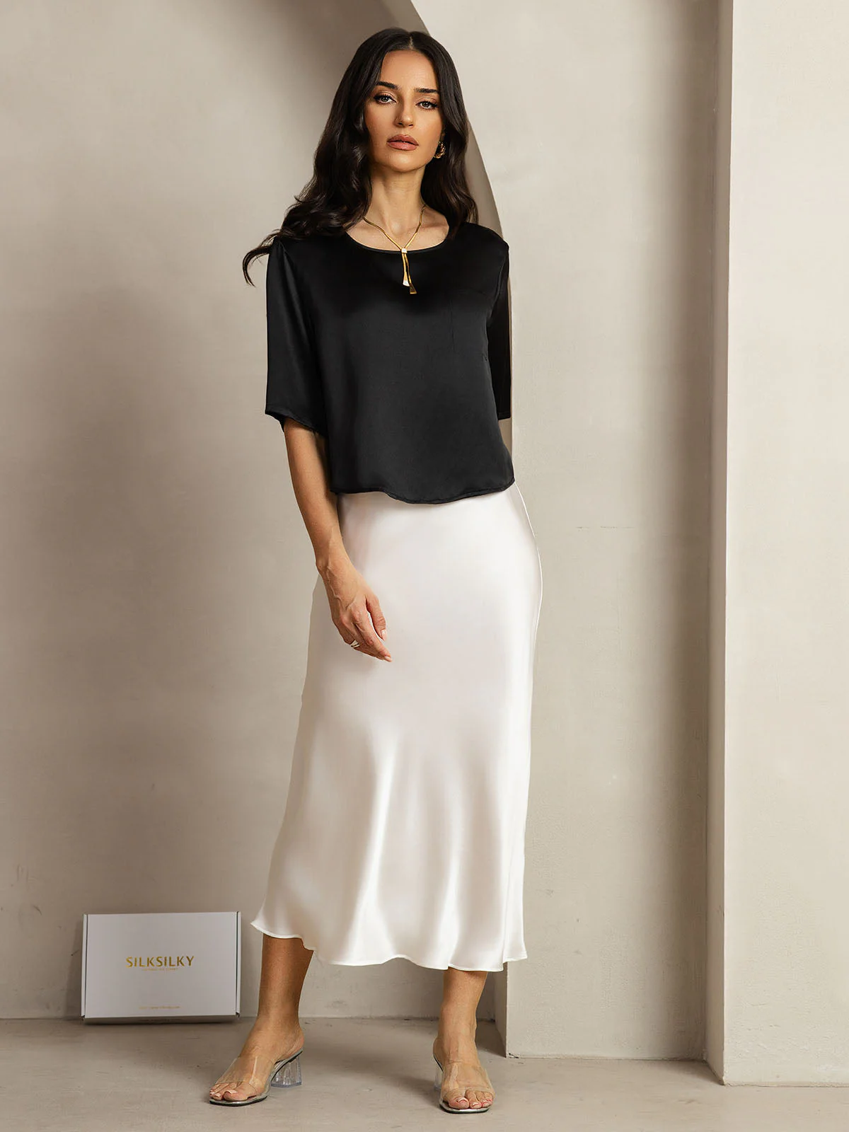 Pure Silk Half Sleeve U Neck Women's T-Shirt - Image 13