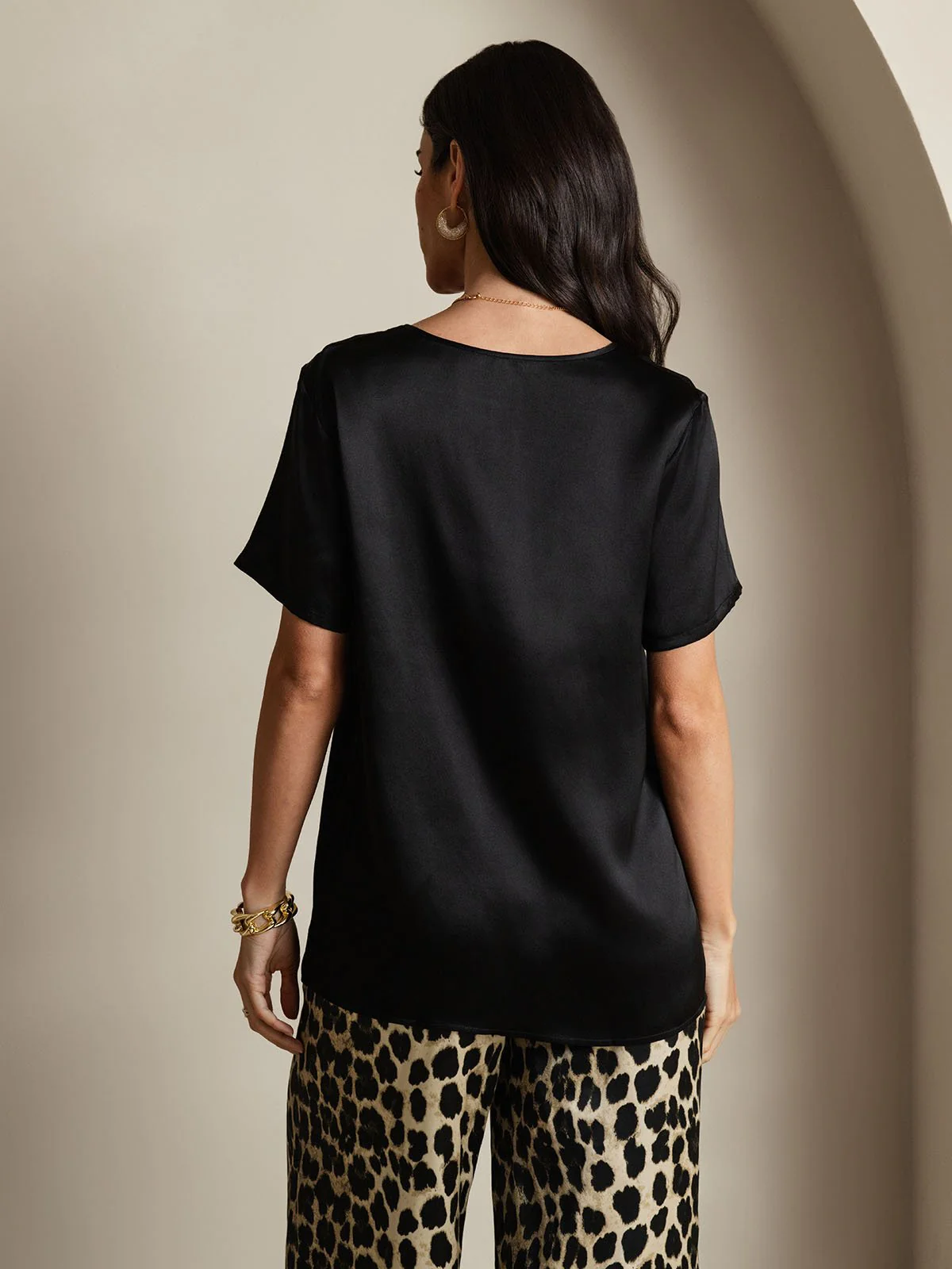 Women's Pure Silk Short Sleeve Round Neck Solid Top & Leopard Print Pants Pajamas Set - Image 2