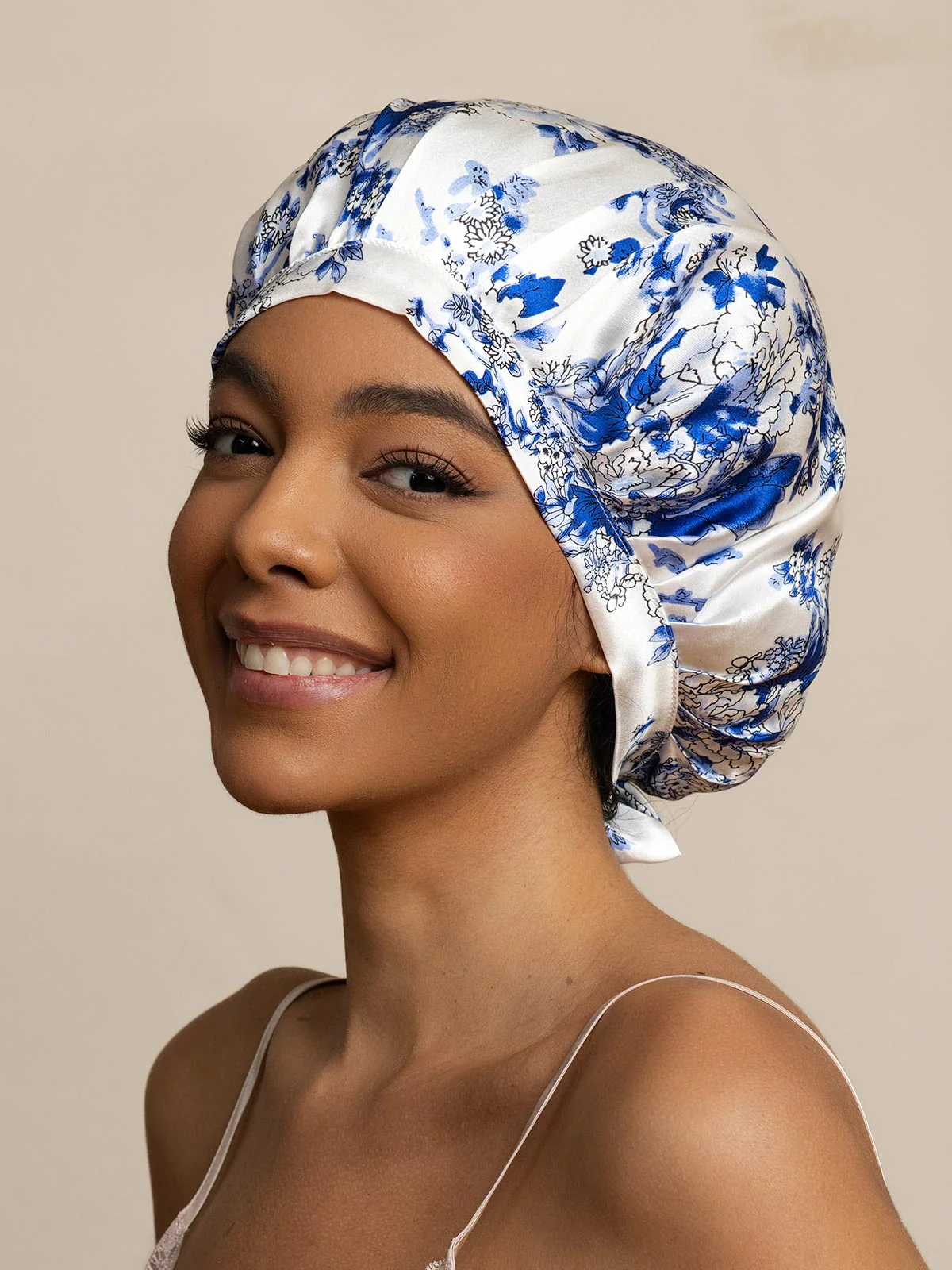 Pure Silk Classic Bonnet with Ribbons - Image 8