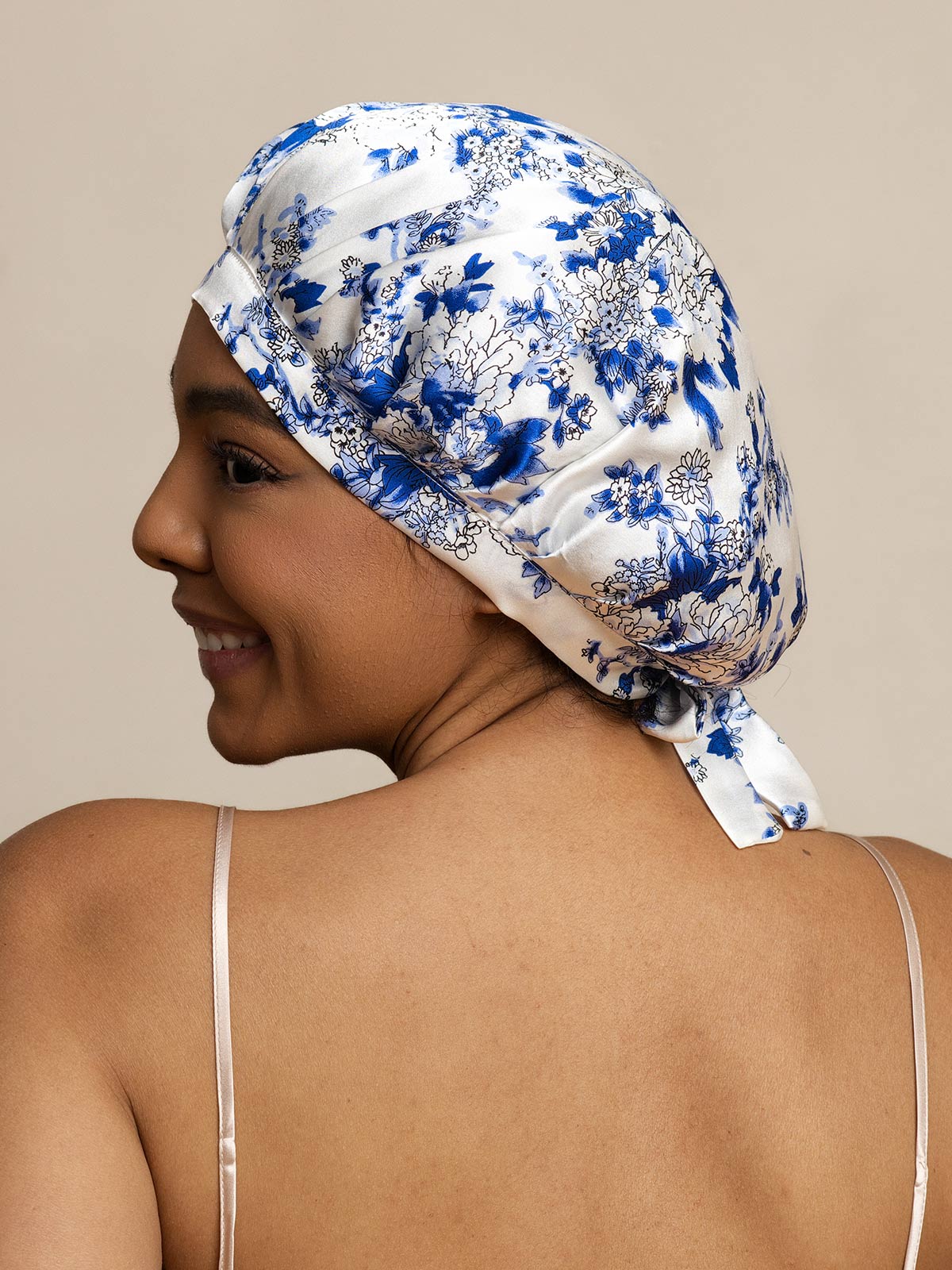 Pure Silk Classic Bonnet with Ribbons - Image 9
