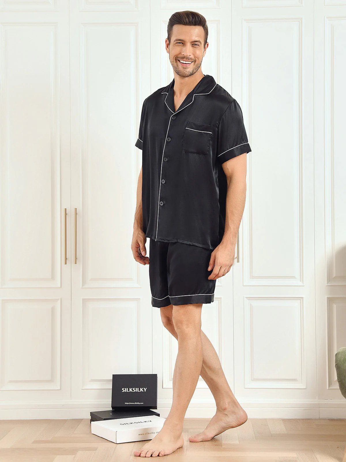 Pure Silk Short Sleeve Notch Collar Men's Pajamas Set with Shorts - Image 9