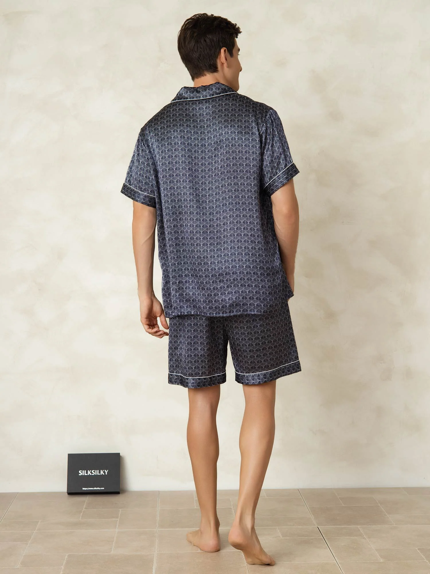 Men's Pure Silk Navy Ginkgo Print Short Sleeve Notch Collar Pajamas Set - Image 2