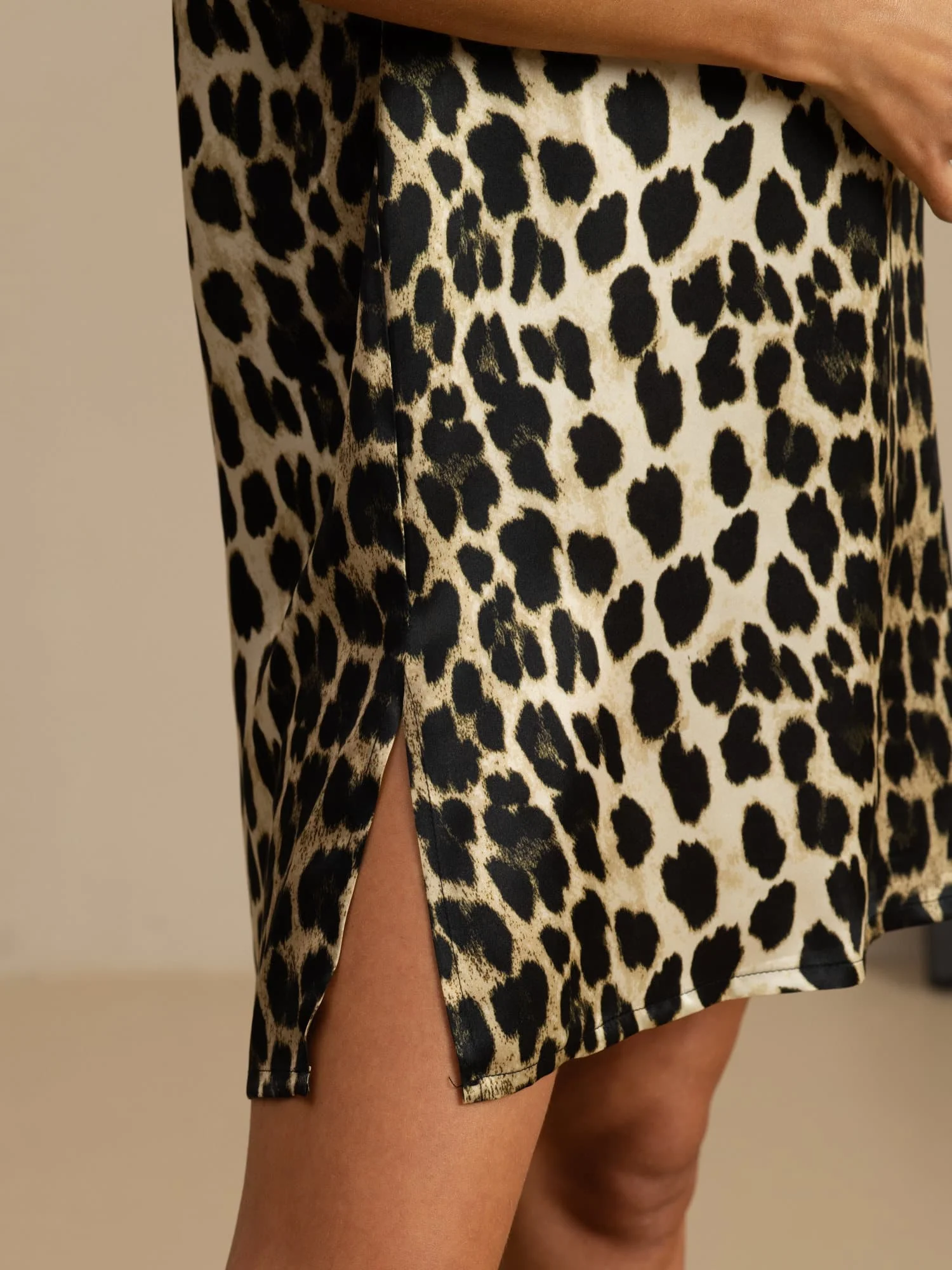 Pure Silk Half Sleeve V-neck Leopard Printed Short Nightgown with Split Design - Image 5
