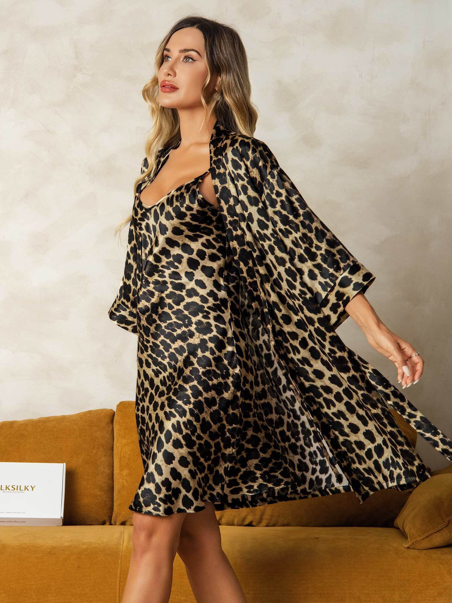 Pure Silk Leopard Print Short Nightgown&Robe Set - Image 4