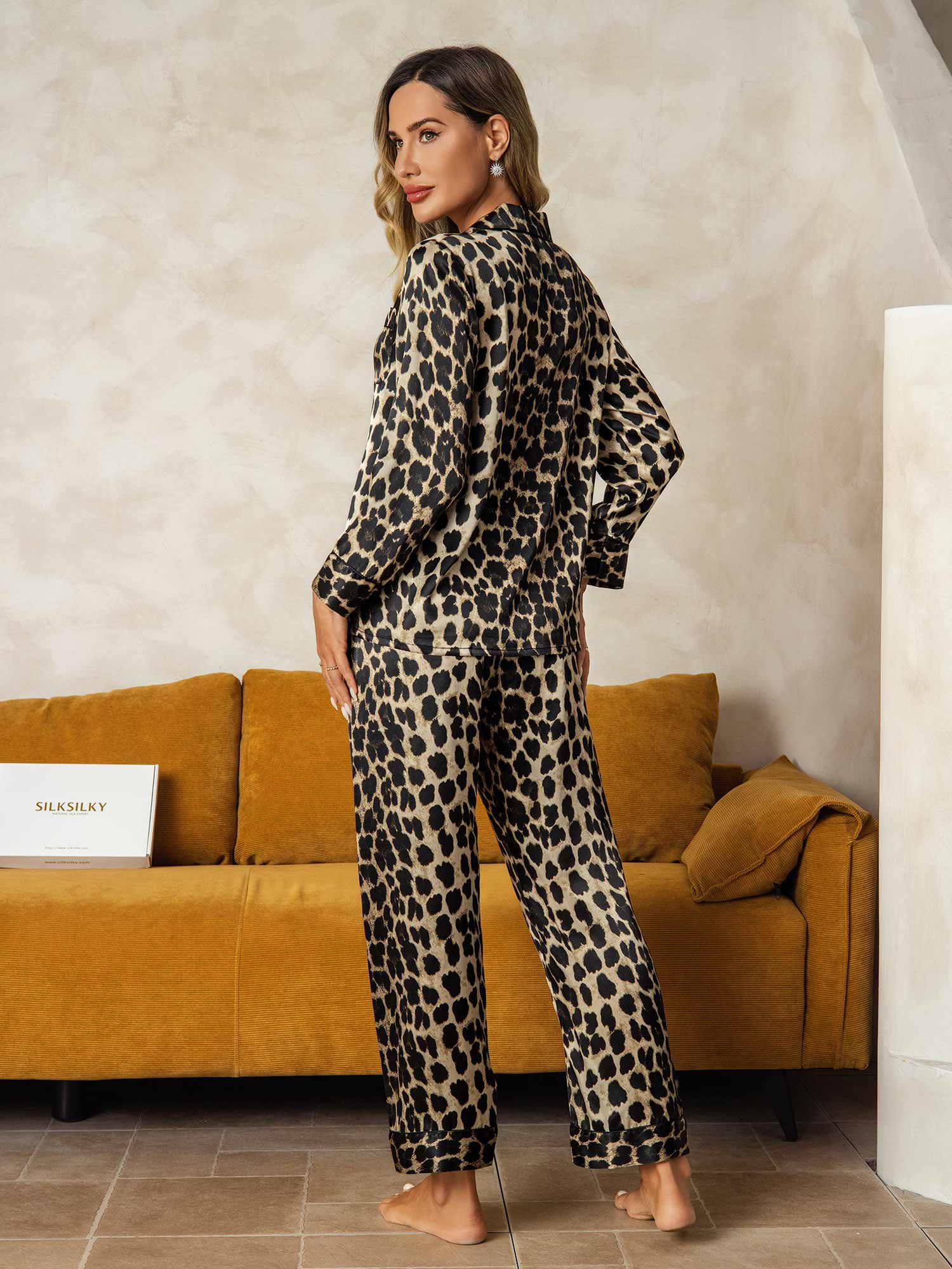 Women's Pure Silk Leopard Print Long Sleeve Notch Collar Pajamas Set With Pants - Image 2