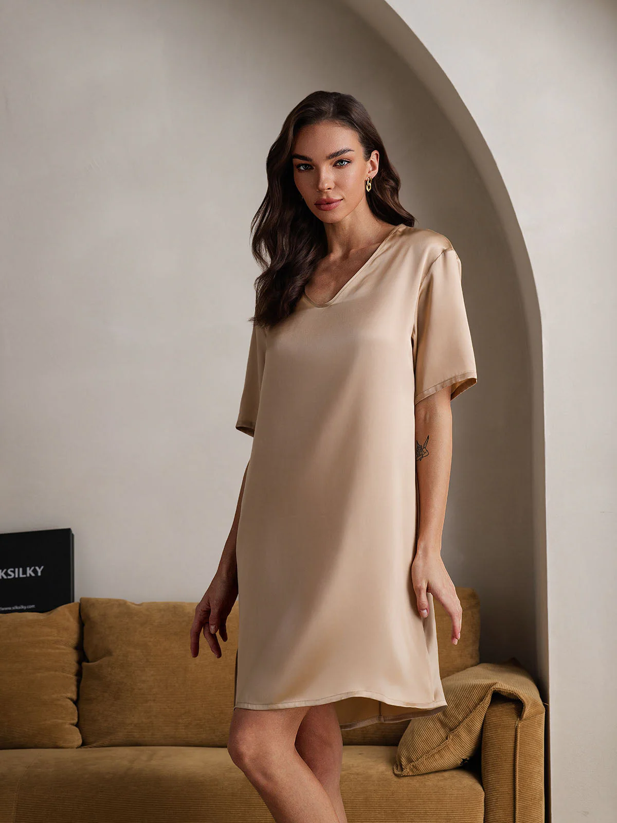 Pure Silk Half Sleeve V-neck Short Nightgown with Split Design - Image 45
