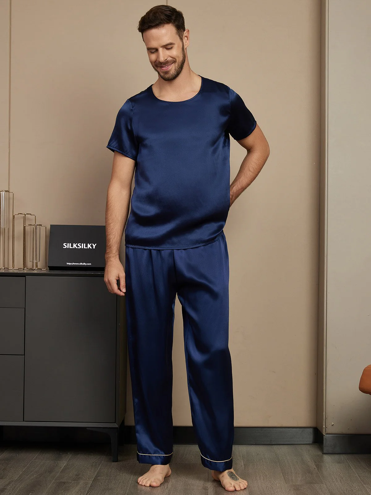 Pure Silk Short Sleeve Round Neck Men's Pajamas Set with Pants