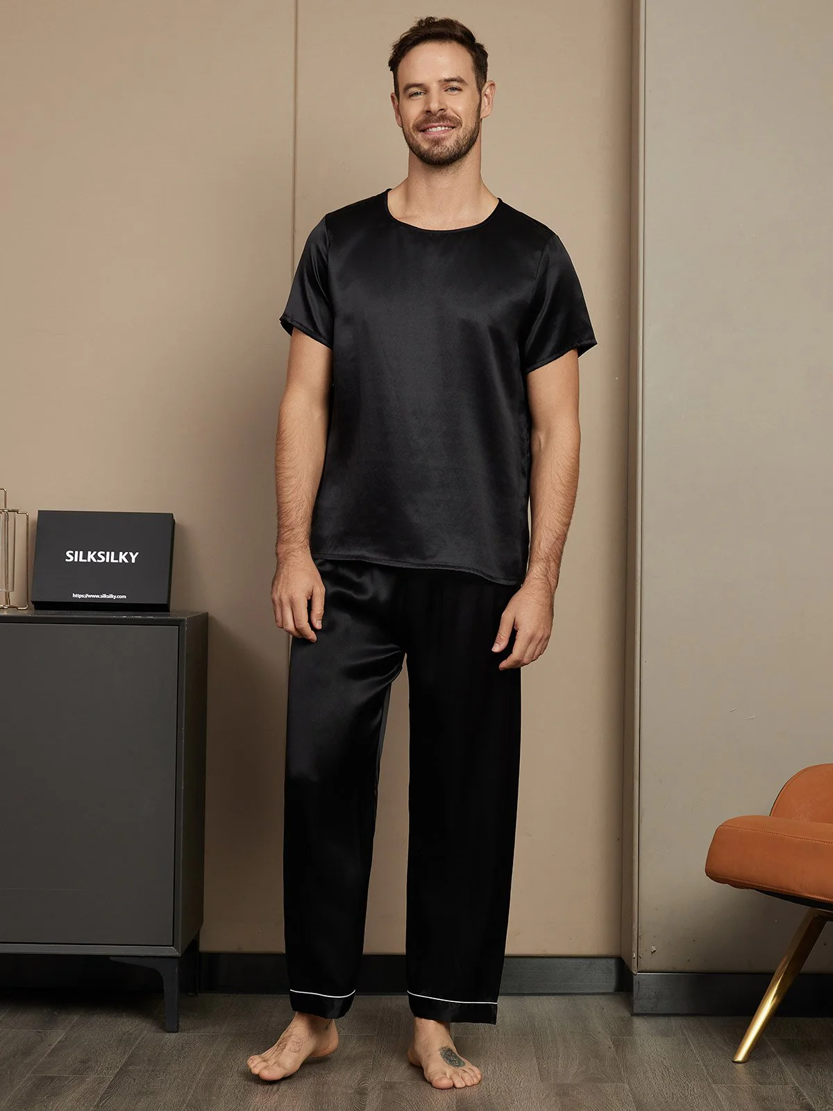 Pure Silk Short Sleeve Round Neck Men's Pajamas Set with Pants - Image 6