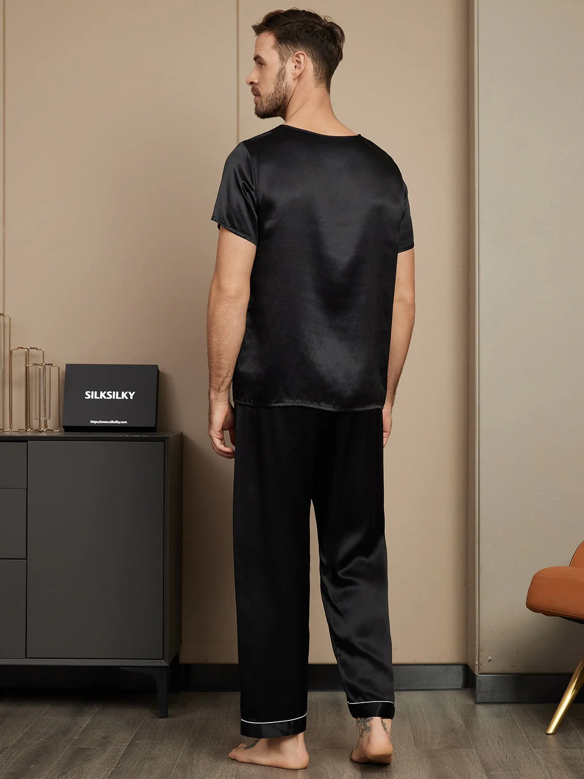 Pure Silk Short Sleeve Round Neck Men's Pajamas Set with Pants - Image 7