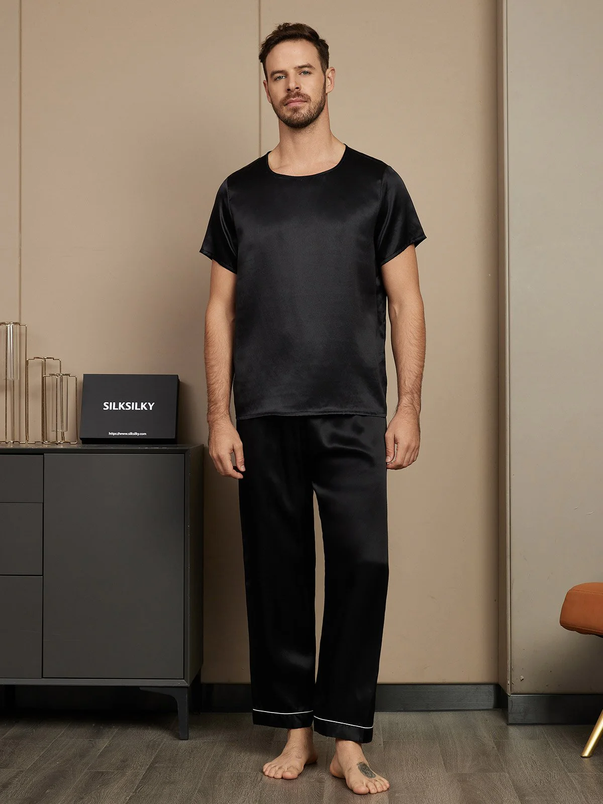 Pure Silk Short Sleeve Round Neck Men's Pajamas Set with Pants - Image 8
